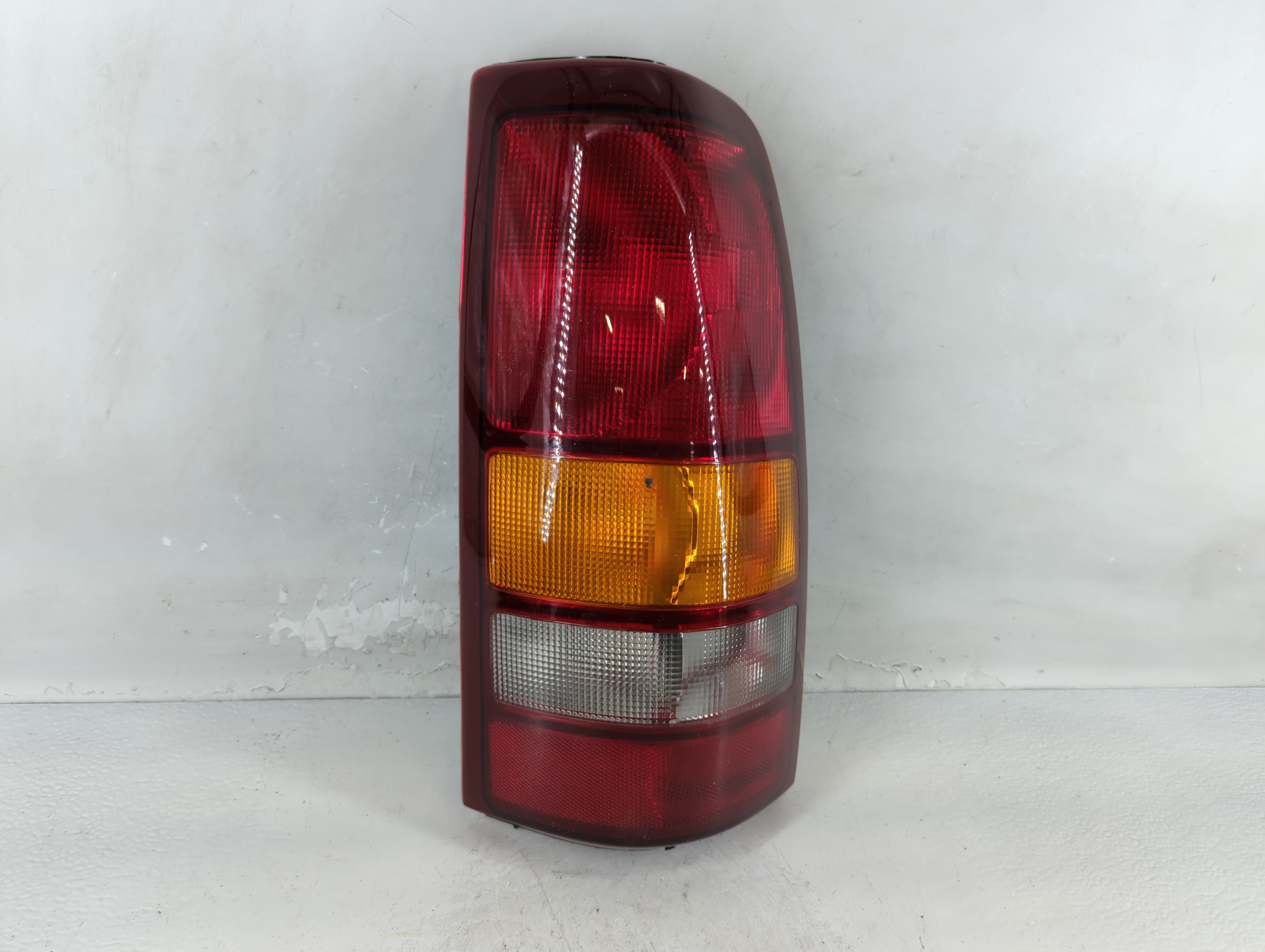 1999 Chevrolet Silverado 1500 Passenger Right Side Tail Light Taillight Oem 929369 - Oemusedautoparts1.com