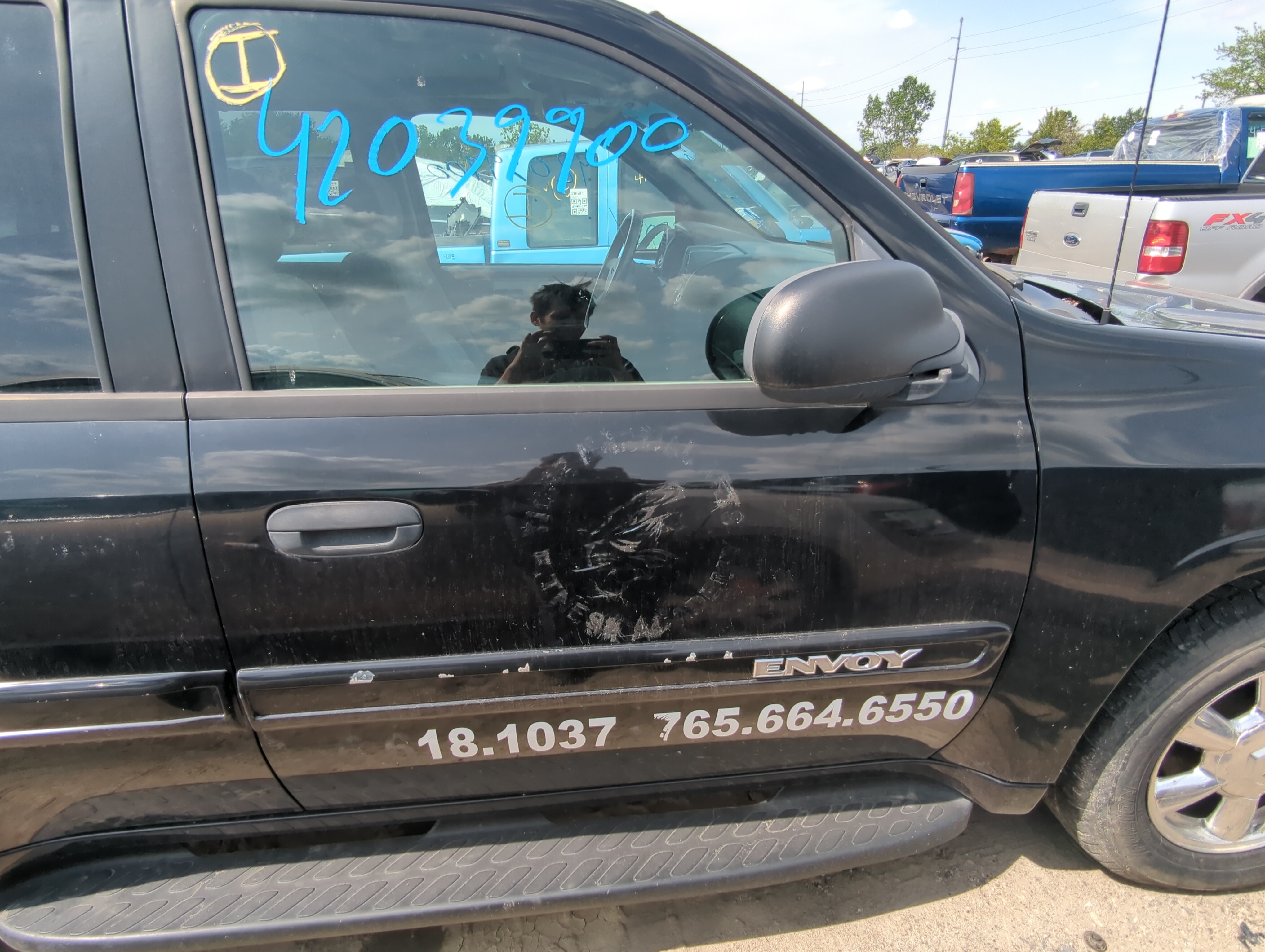 Picture of 2002-2004 Gmc Envoy Passenger Front Door Oem 929424