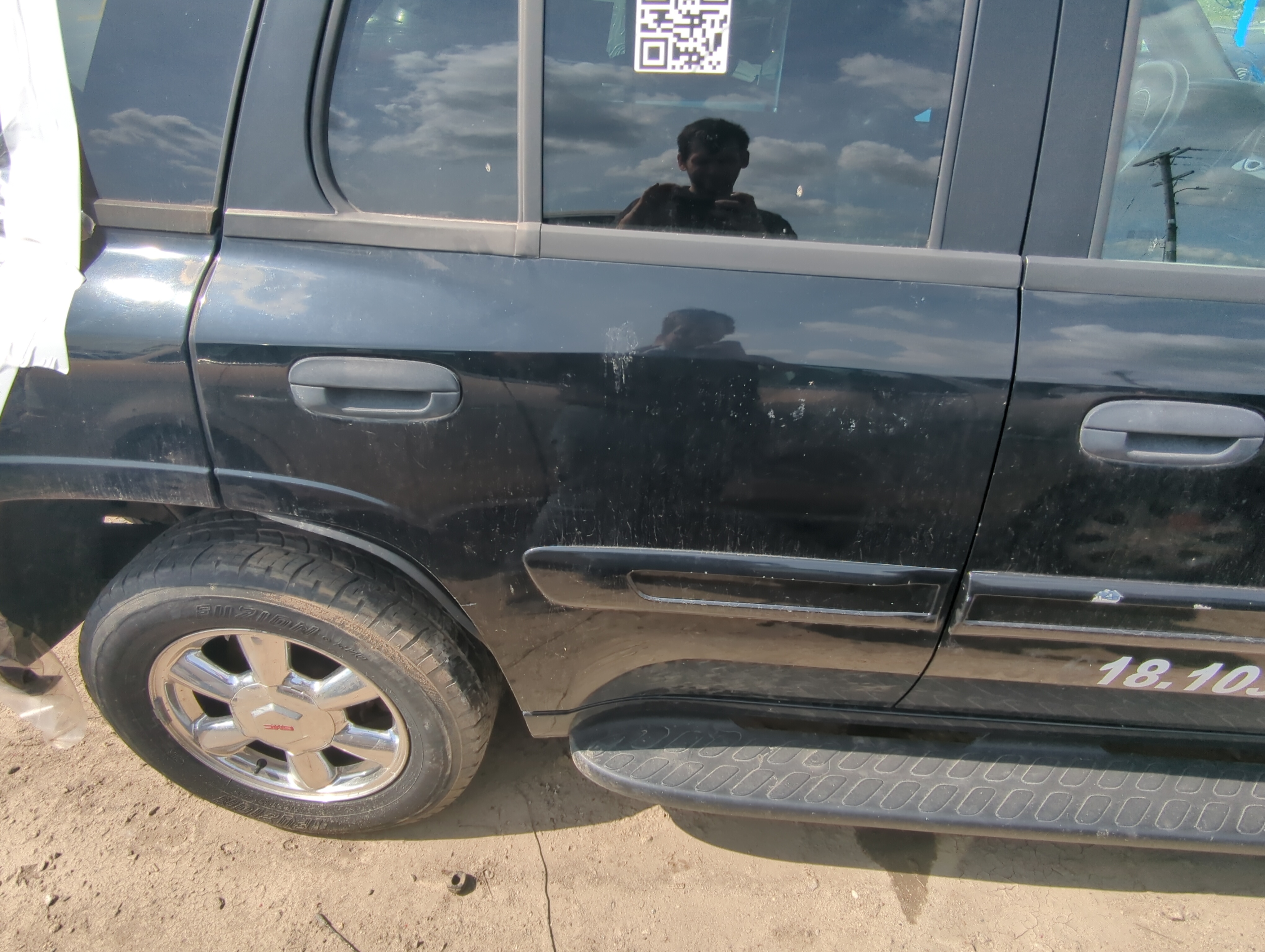Picture of 2002-2004 Gmc Envoy Passenger Rear Door Oem 929538