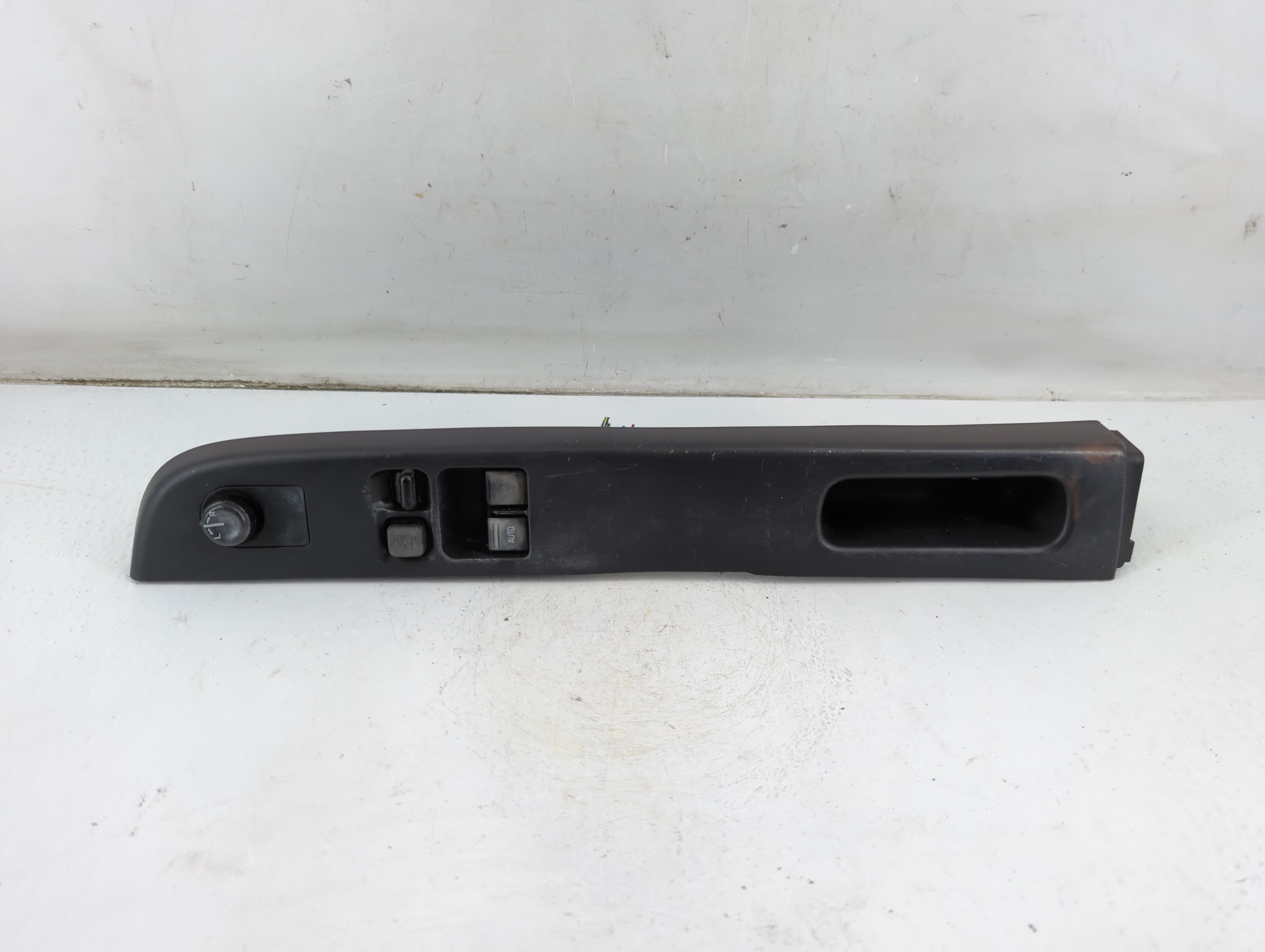 2000-2004 Nissan Frontier Driver Left Door Master Power Window Switch 929545 - Oemusedautoparts1.com