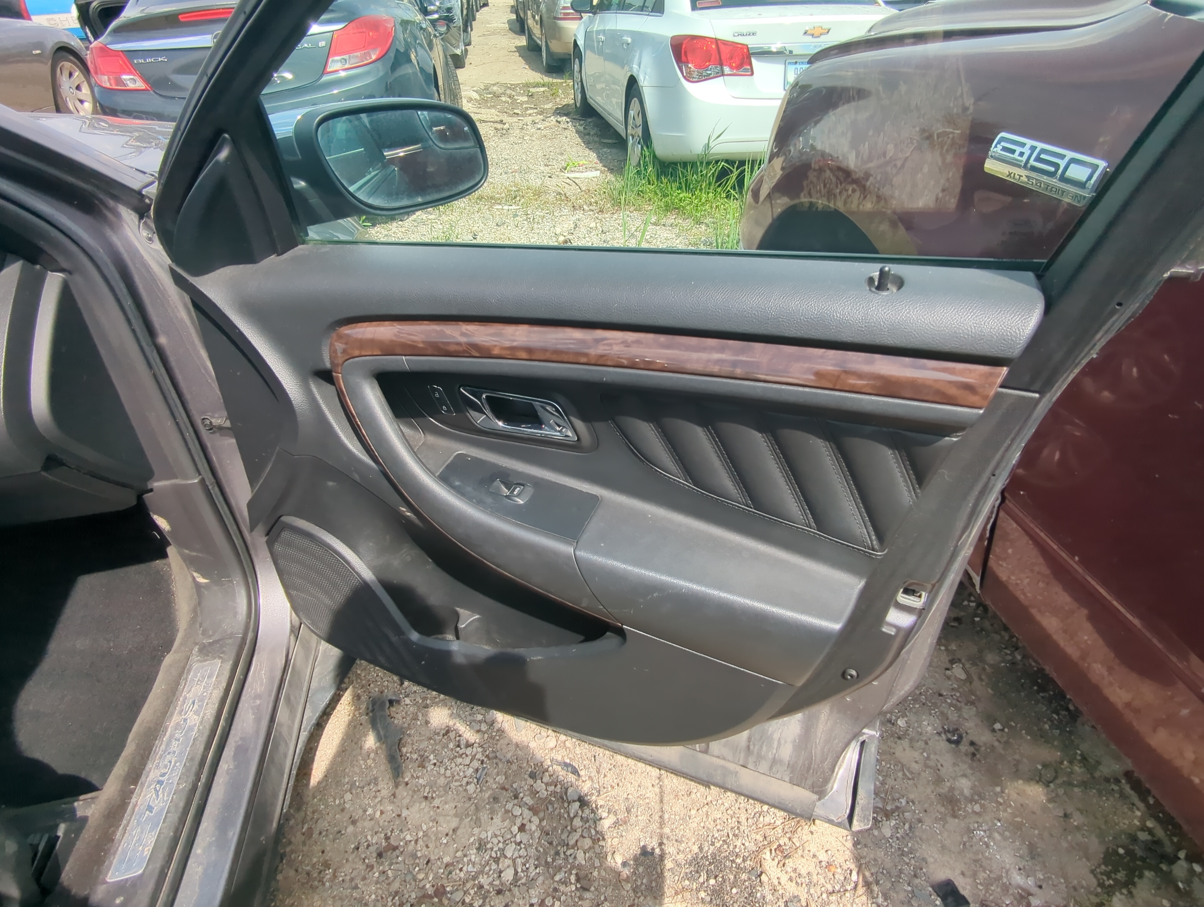 Picture of 2013 Ford Taurus Front Right Passenger Interior Door Panel Trim 929841