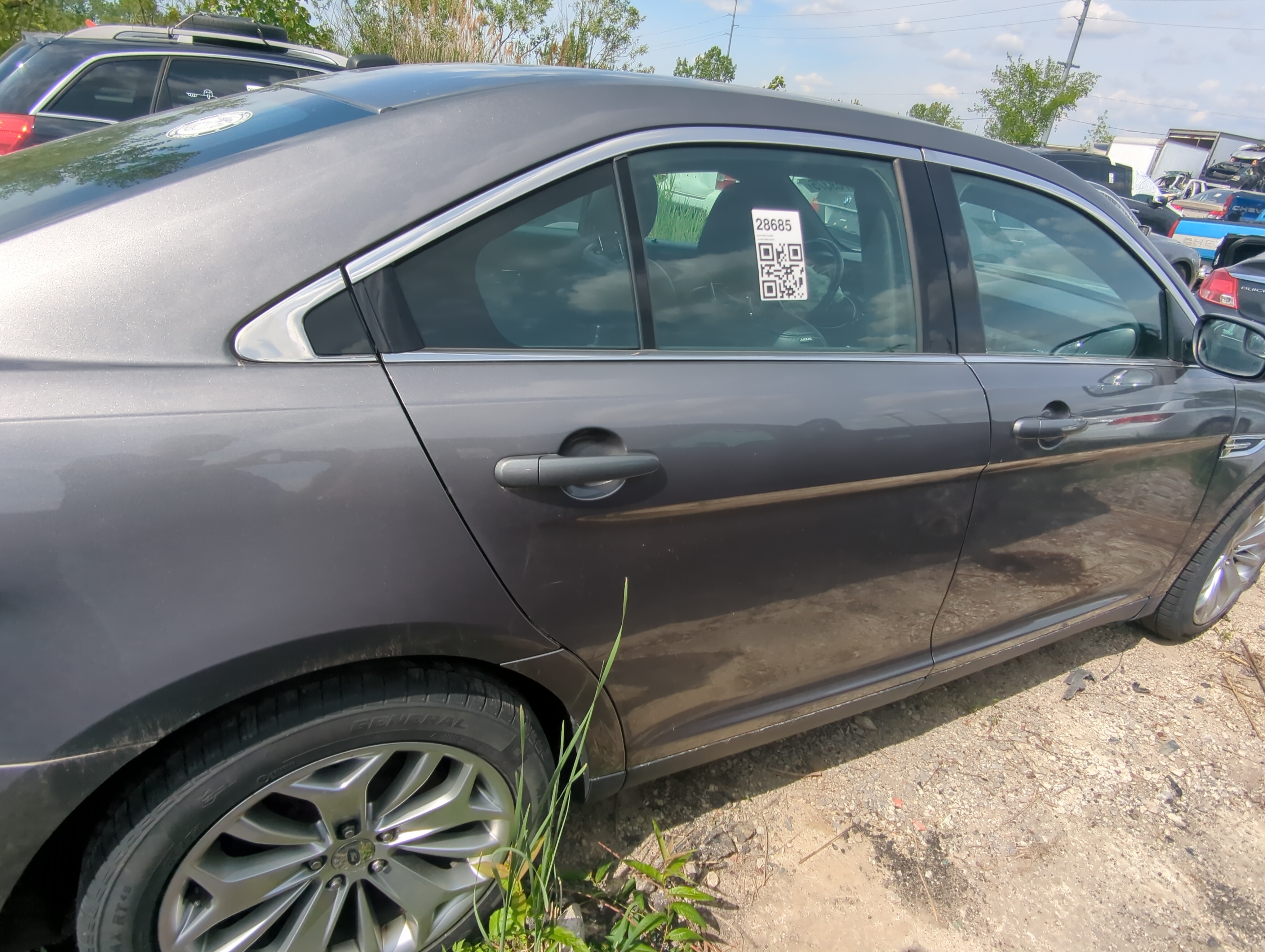 2010-2019 Ford Taurus Passenger Rear Door Oem 929884 - Oemusedautoparts1.com
