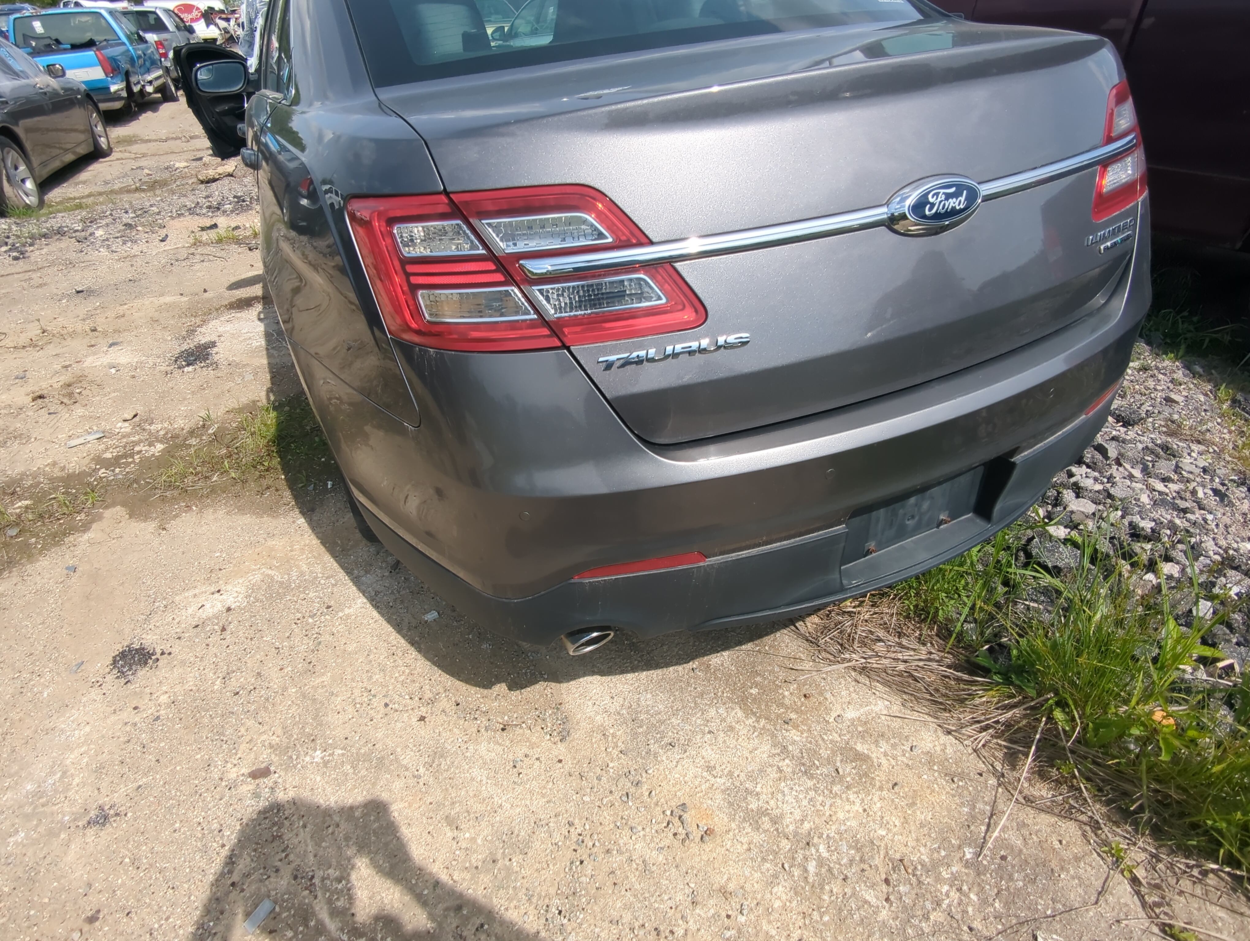 2013-2019 Ford Taurus Rear Bumper Assembly Oem 929885 - Oemusedautoparts1.com
