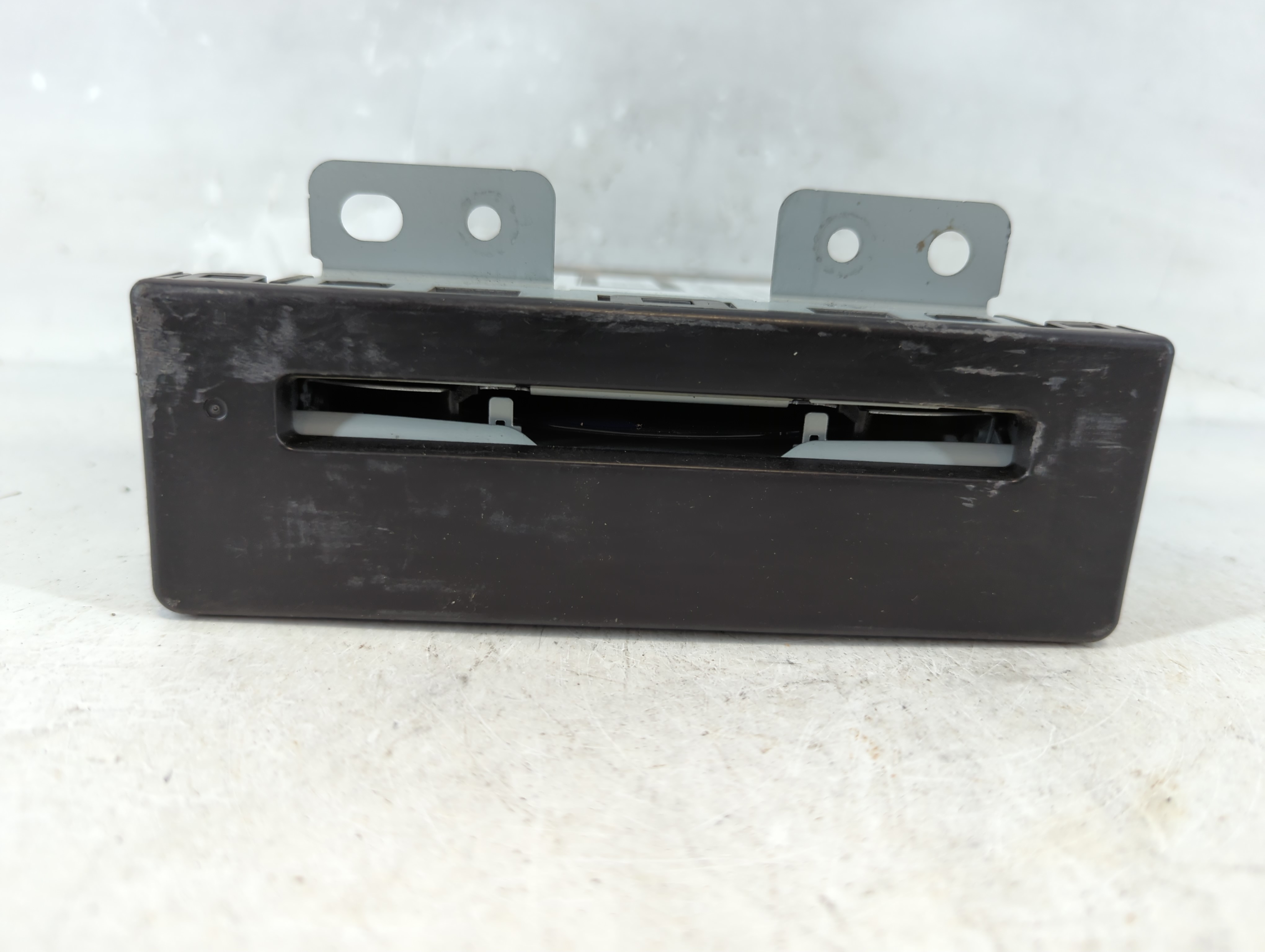 2015-2017 Buick Regal Am Fm Cd Player Radio Receiver 929899 - Oemusedautoparts1.com