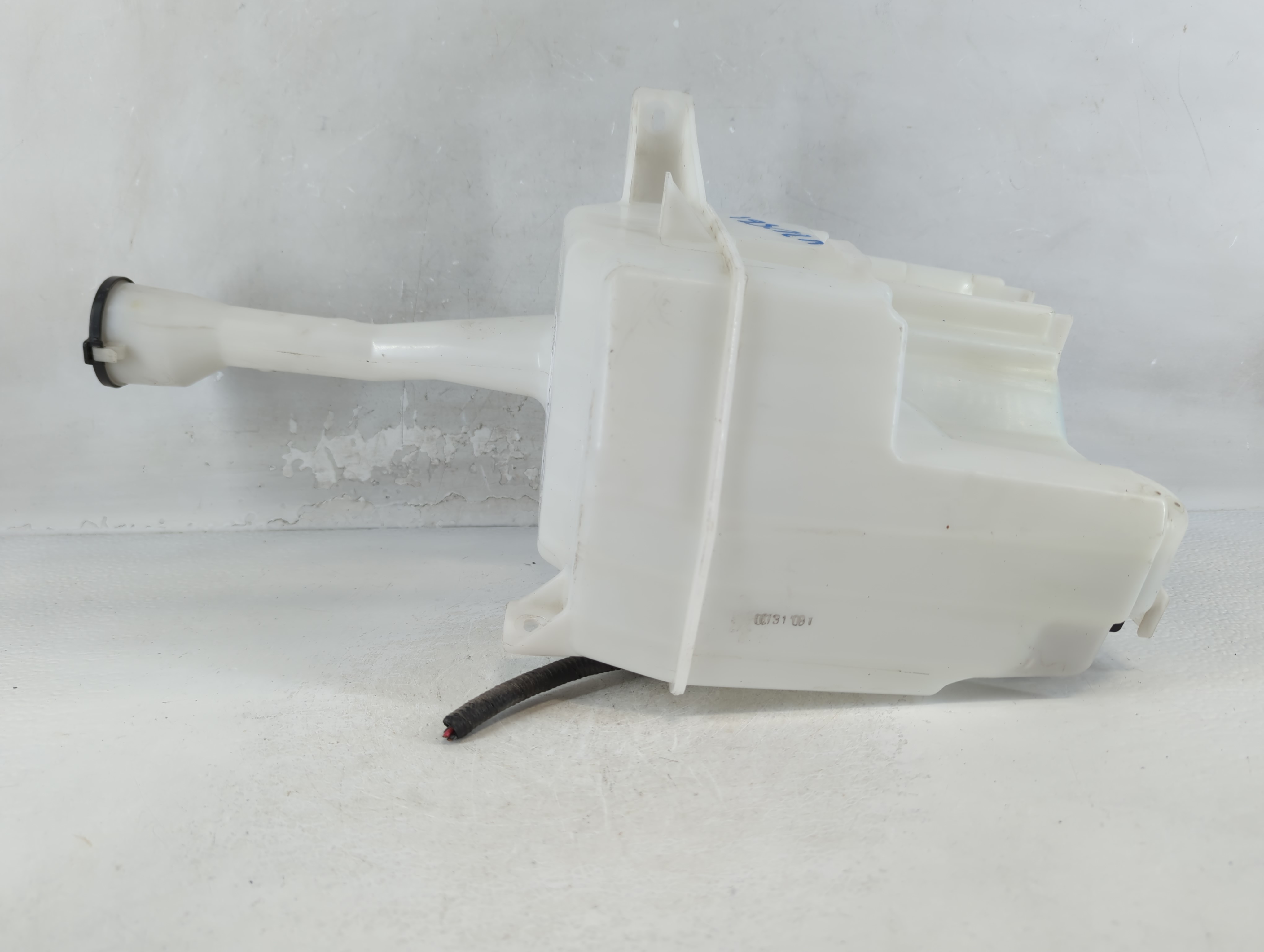 2007-2011 Toyota Camry Windshield Washer Fluid Reservoir Bottle Oem 929903 - Oemusedautoparts1.com
