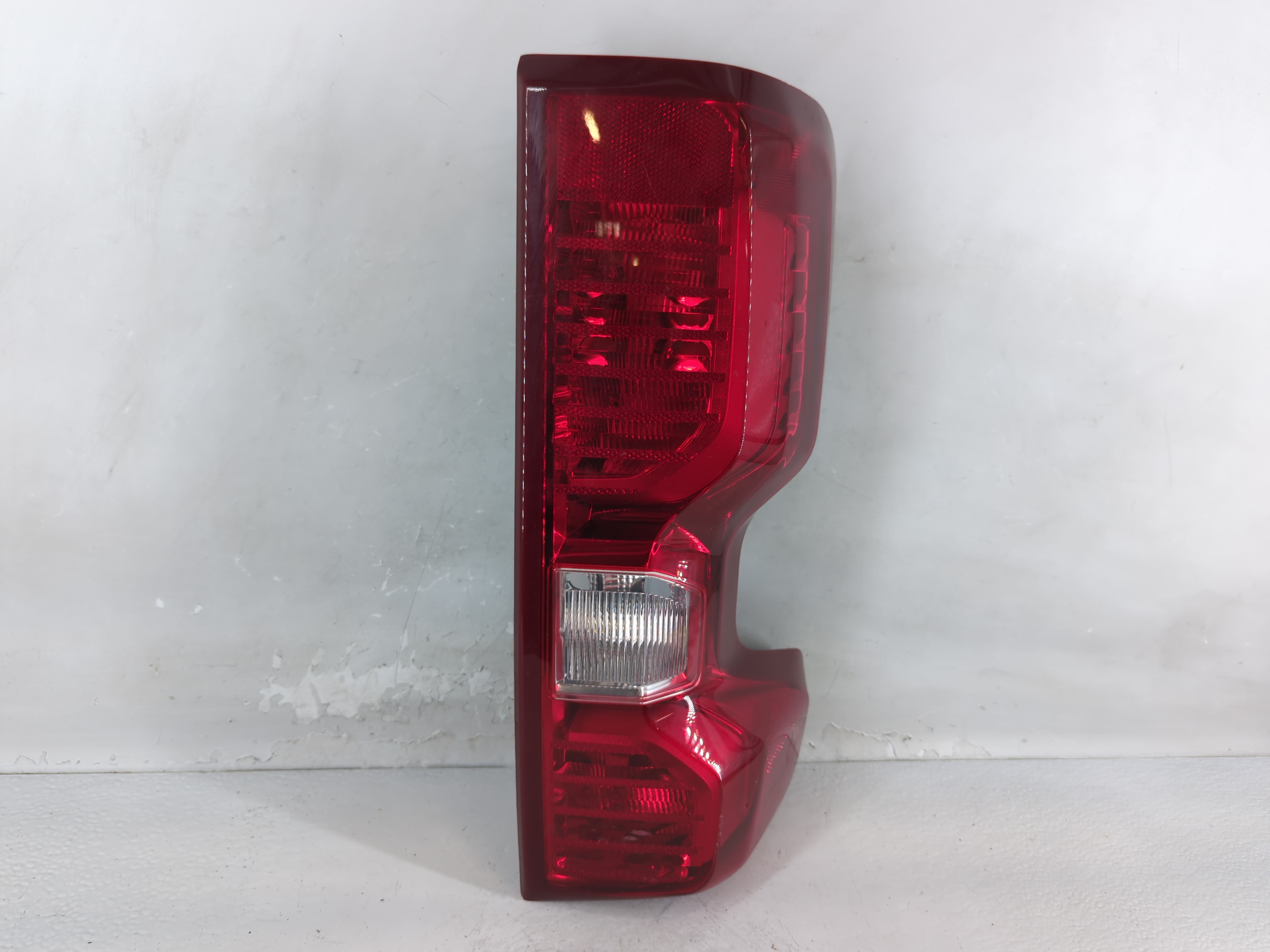 2022 Chevrolet Silverado 2500 Driver Left Side Tail Light Taillight Oem 929926 - Oemusedautoparts1.com