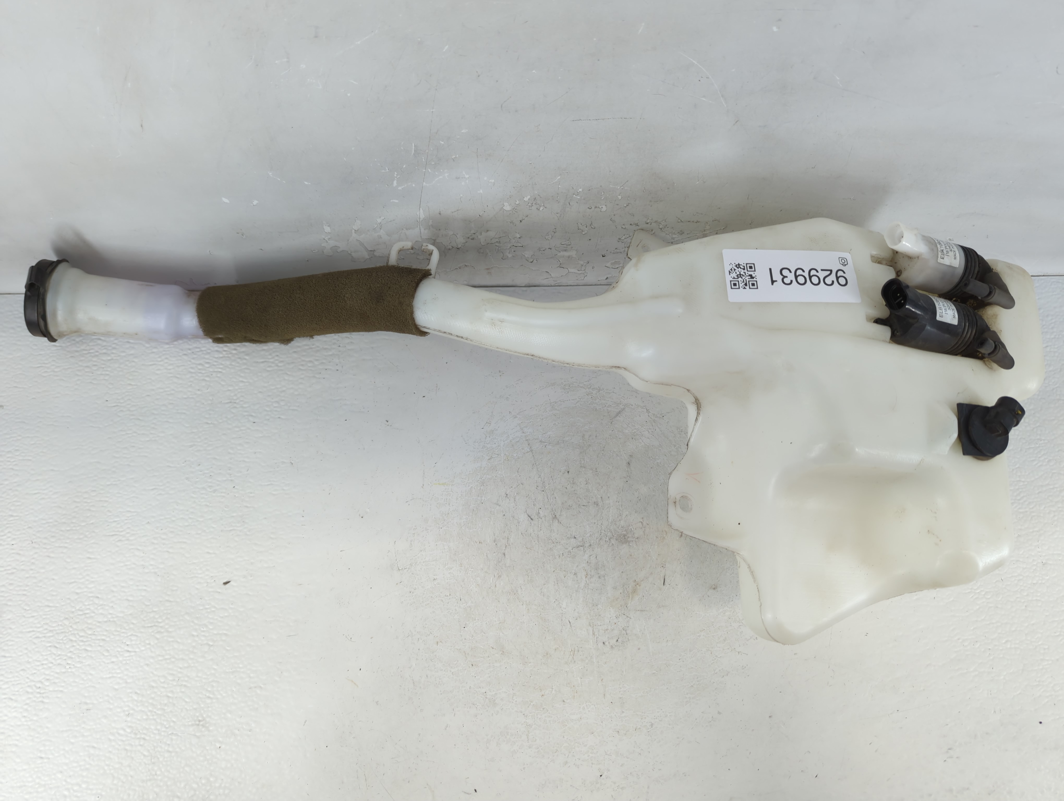 2010-2017 Buick Enclave Windshield Washer Fluid Reservoir Bottle Oem 929931 - Oemusedautoparts1.com