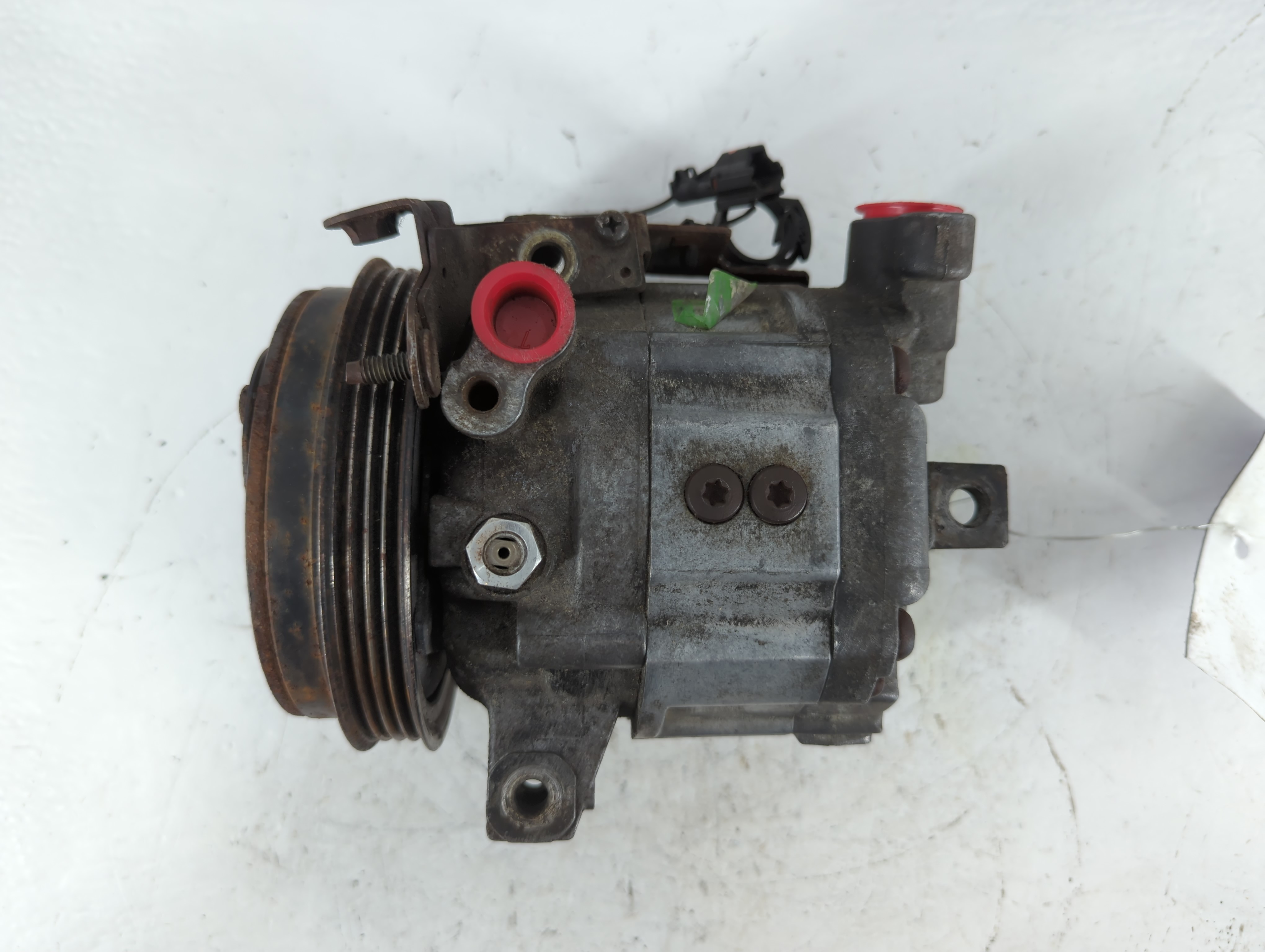Picture of 2004 Subaru Forester Air Conditioning A/c Ac Compressor Oem 929949
