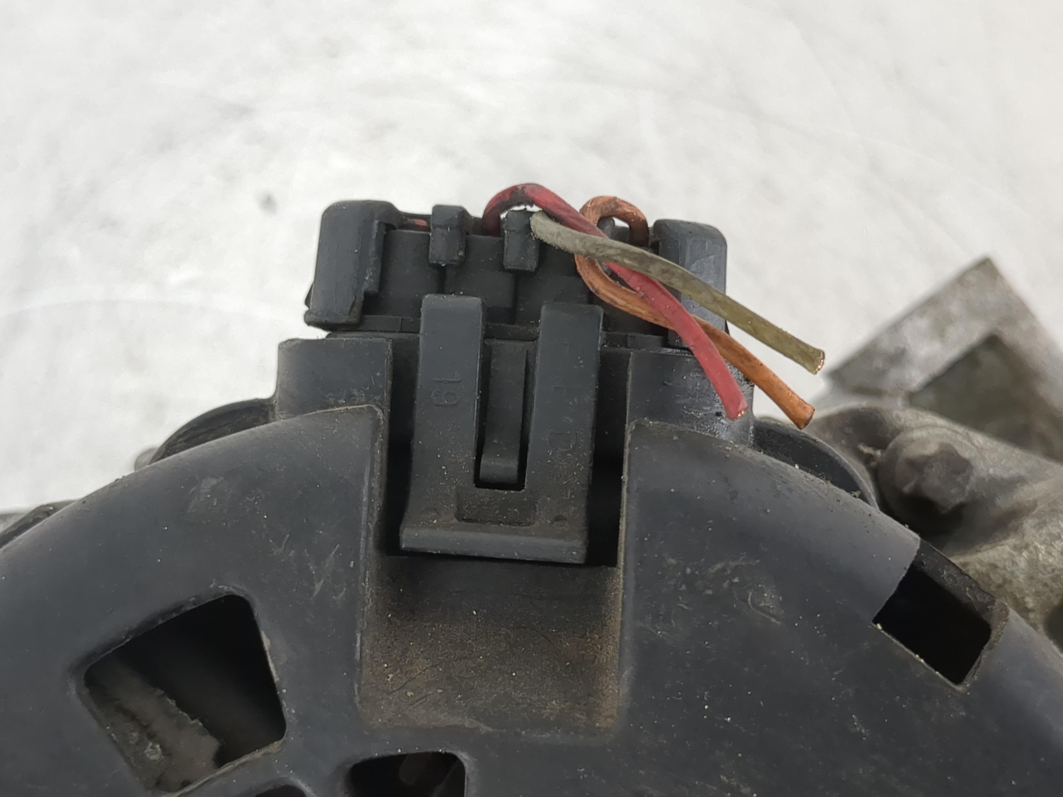 Picture of 2000-2002 Buick Lesabre Alternator Generator Charging Assembly Engine Oem 931955