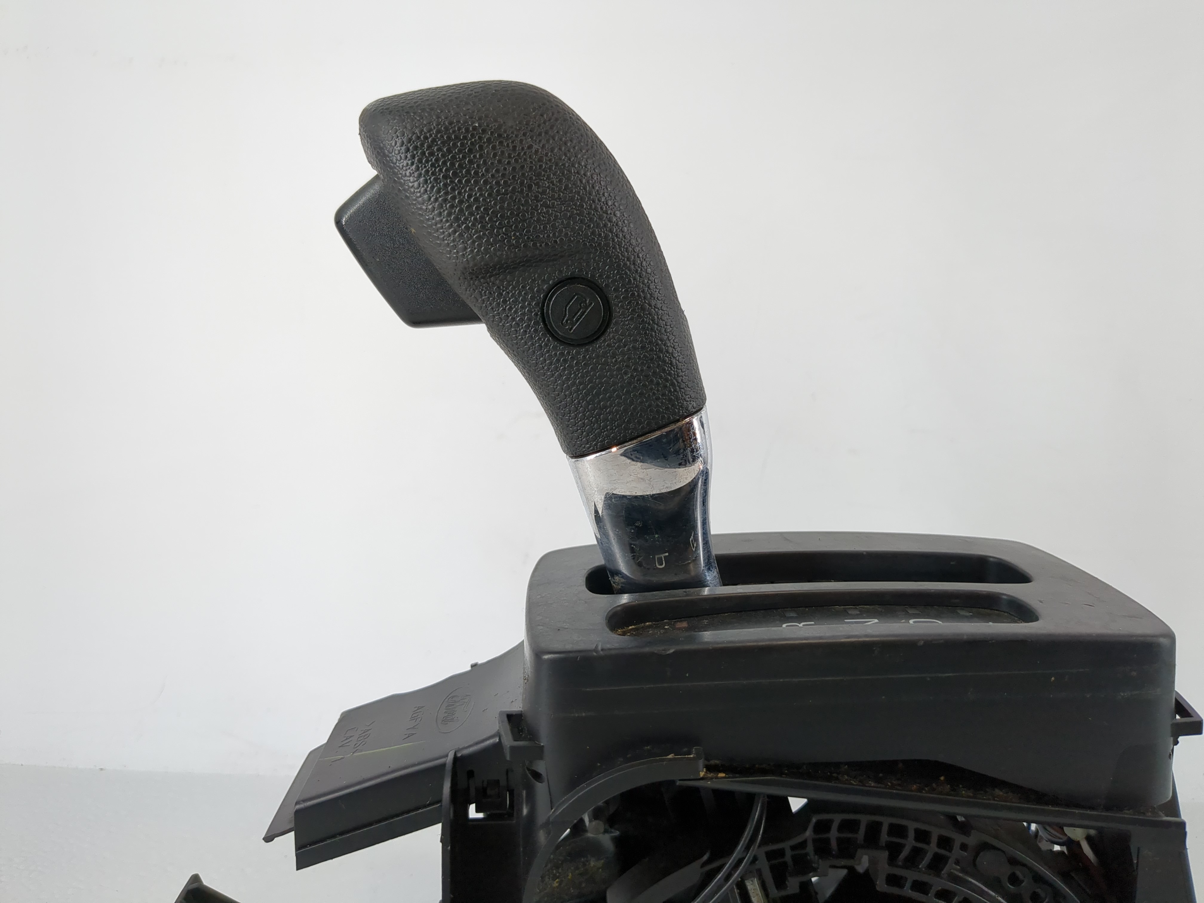 2012 Ford Fusion Floor Console Assembly Shifter 932762 - Oemusedautoparts1.com