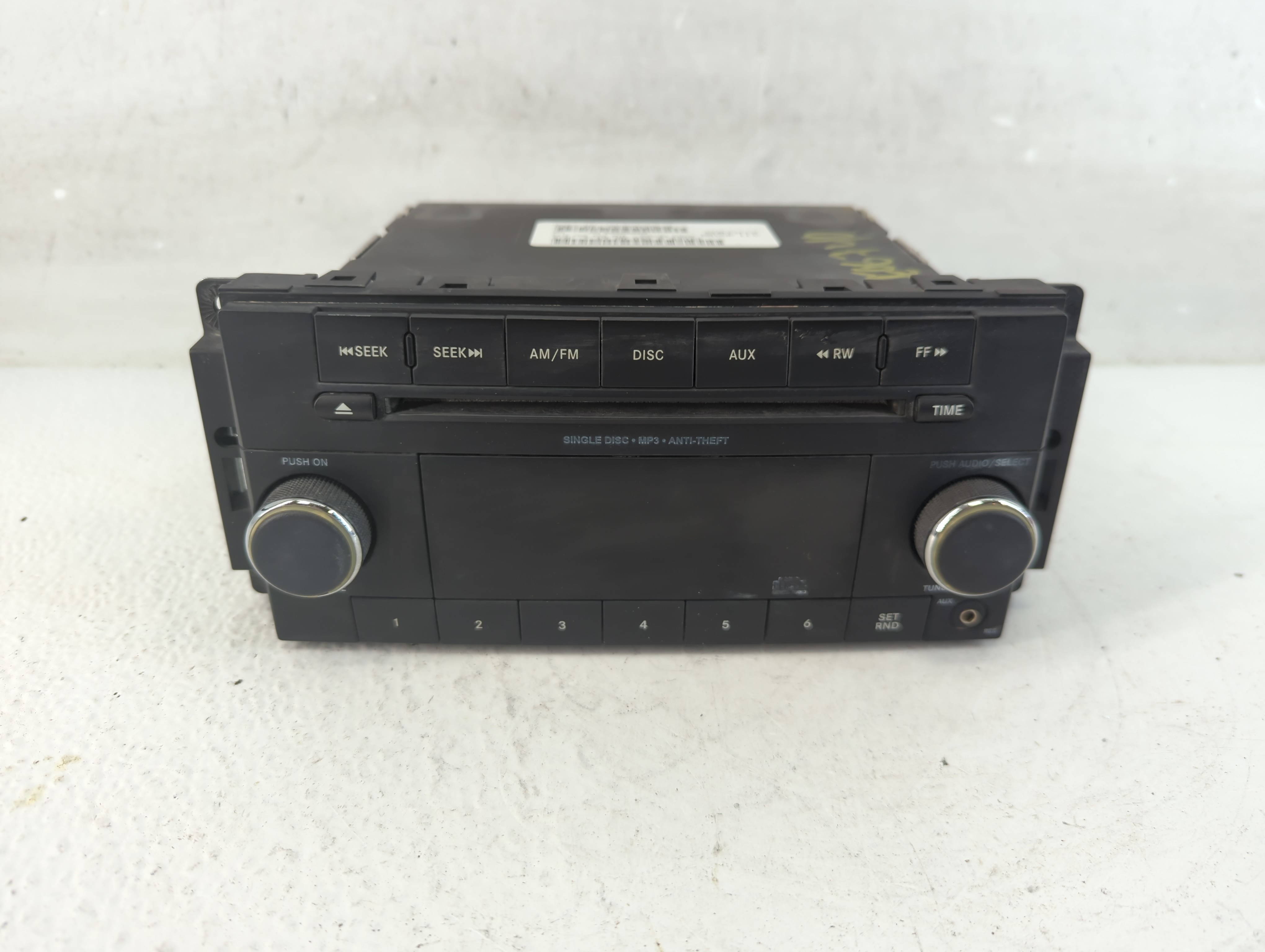 2012-2014 Jeep Wrangler Am Fm Cd Player Radio Receiver 933403 - Oemusedautoparts1.com