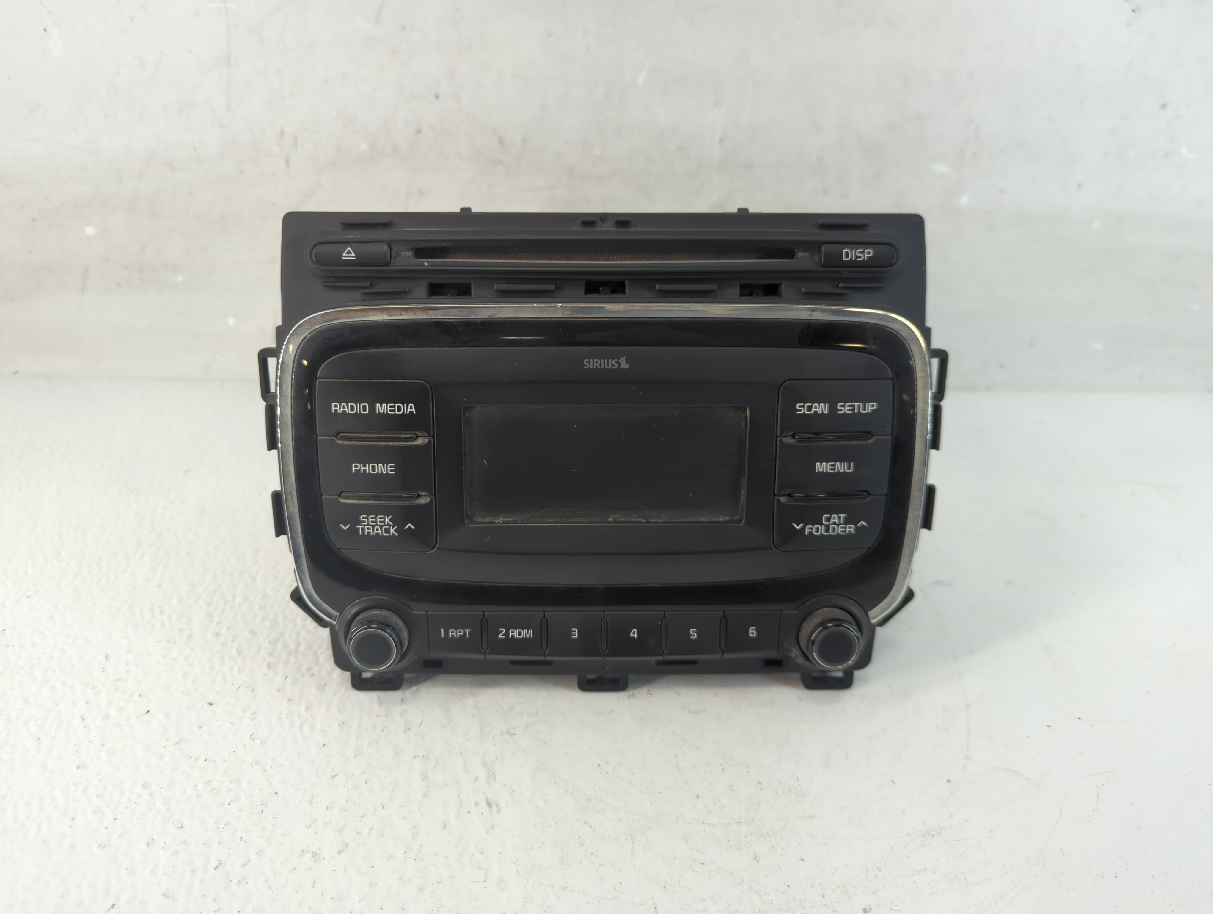 2017-2018 Kia Forte Am Fm Cd Player Radio Receiver 933456 - Oemusedautoparts1.com