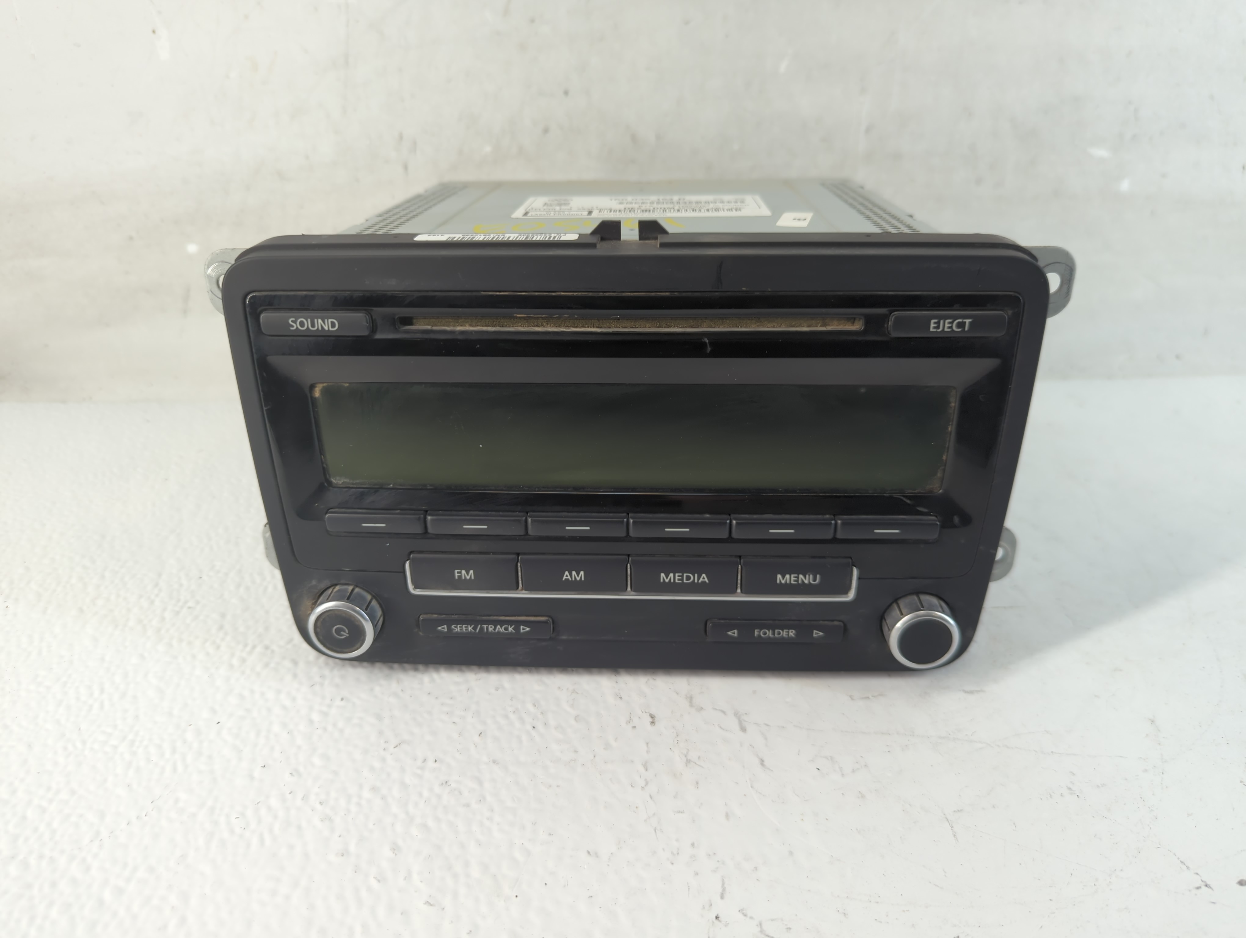 2014-2017 Volkswagen Jetta Am Fm Cd Player Radio Receiver 933479 - Oemusedautoparts1.com