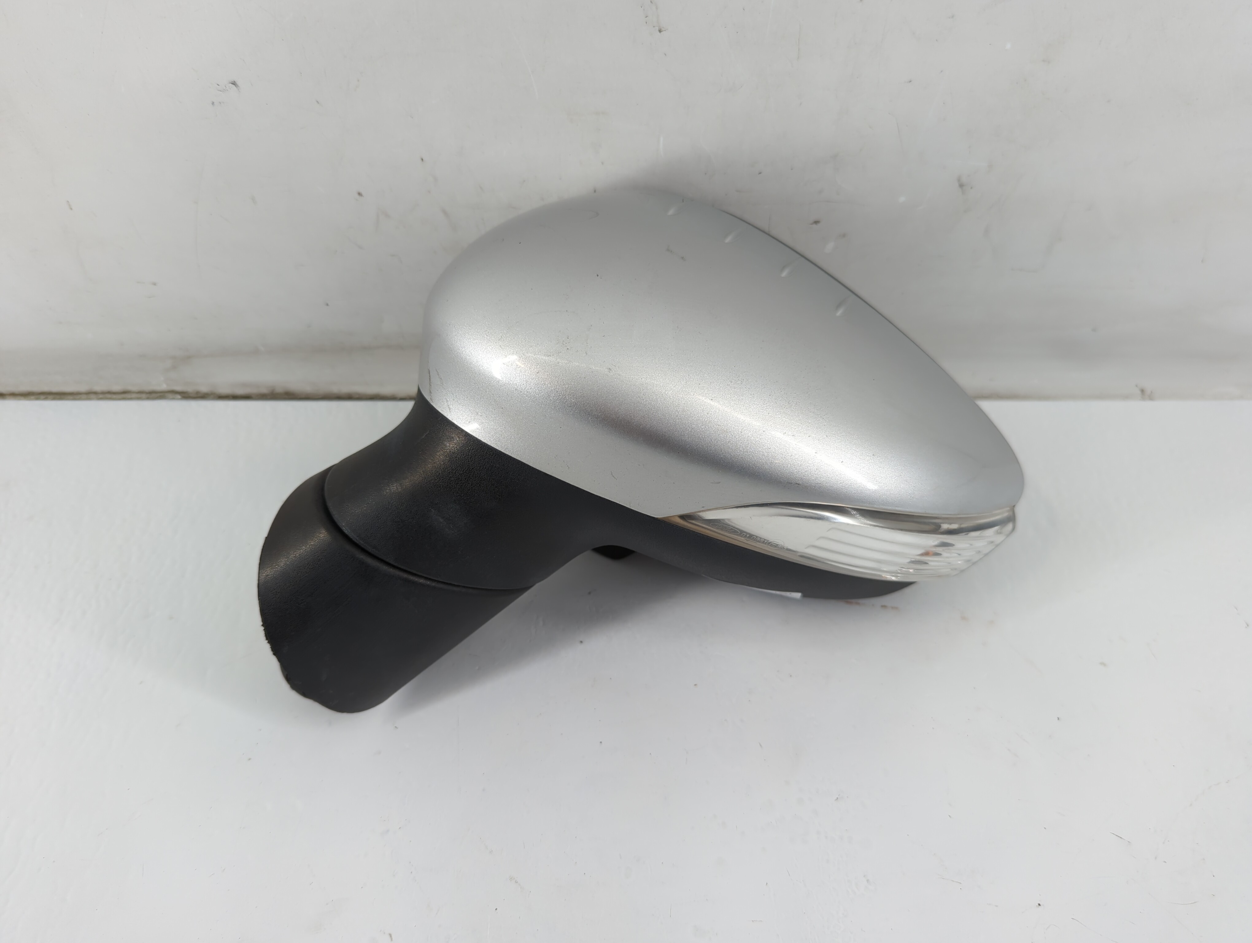 2011-2019 Ford Fiesta Driver Left Side View Power Door Mirror 933569 - Oemusedautoparts1.com