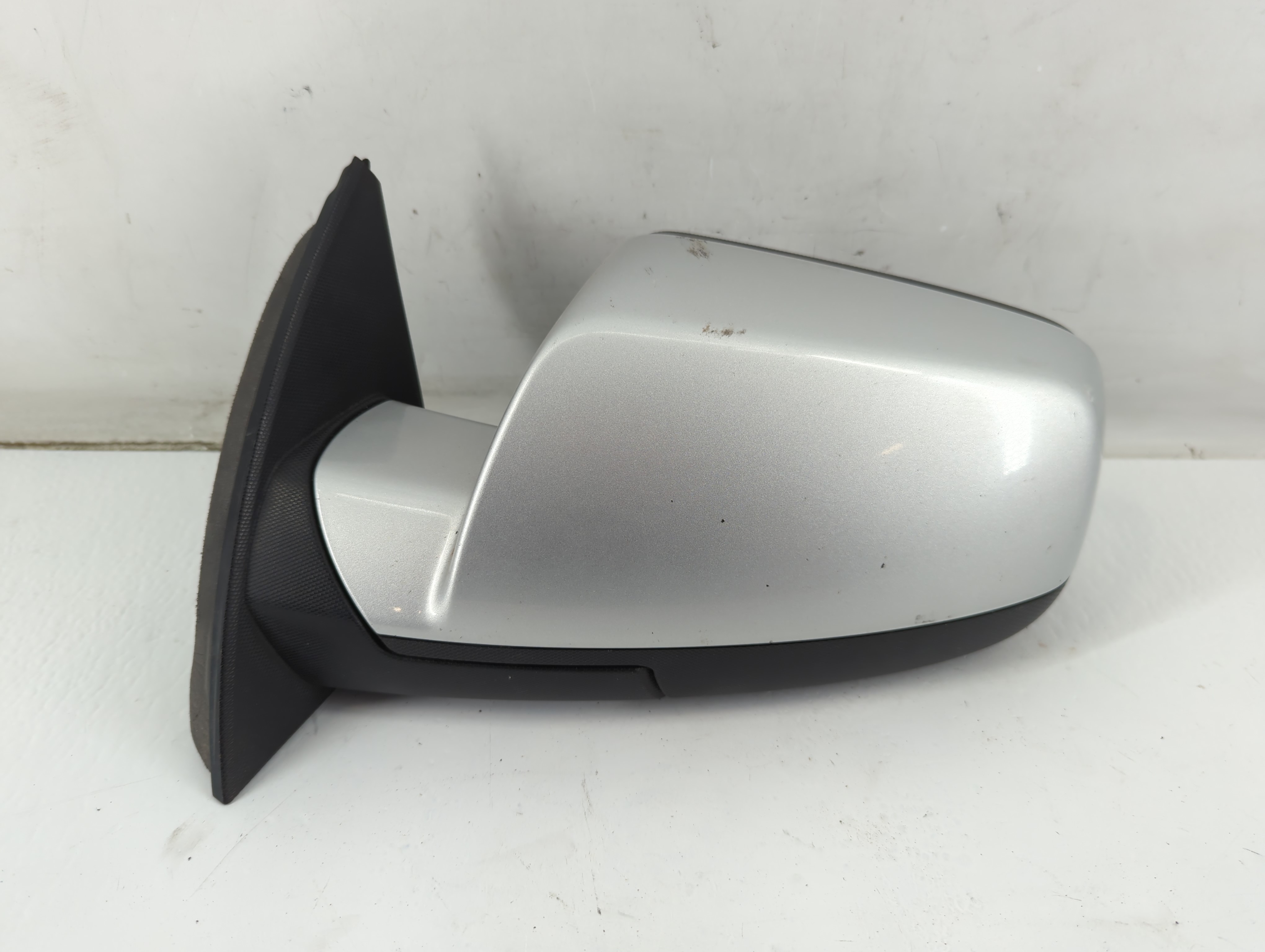2015-2017 Chevrolet Equinox Driver Left Side View Power Door Mirror Grey 933577 - Oemusedautoparts1.com