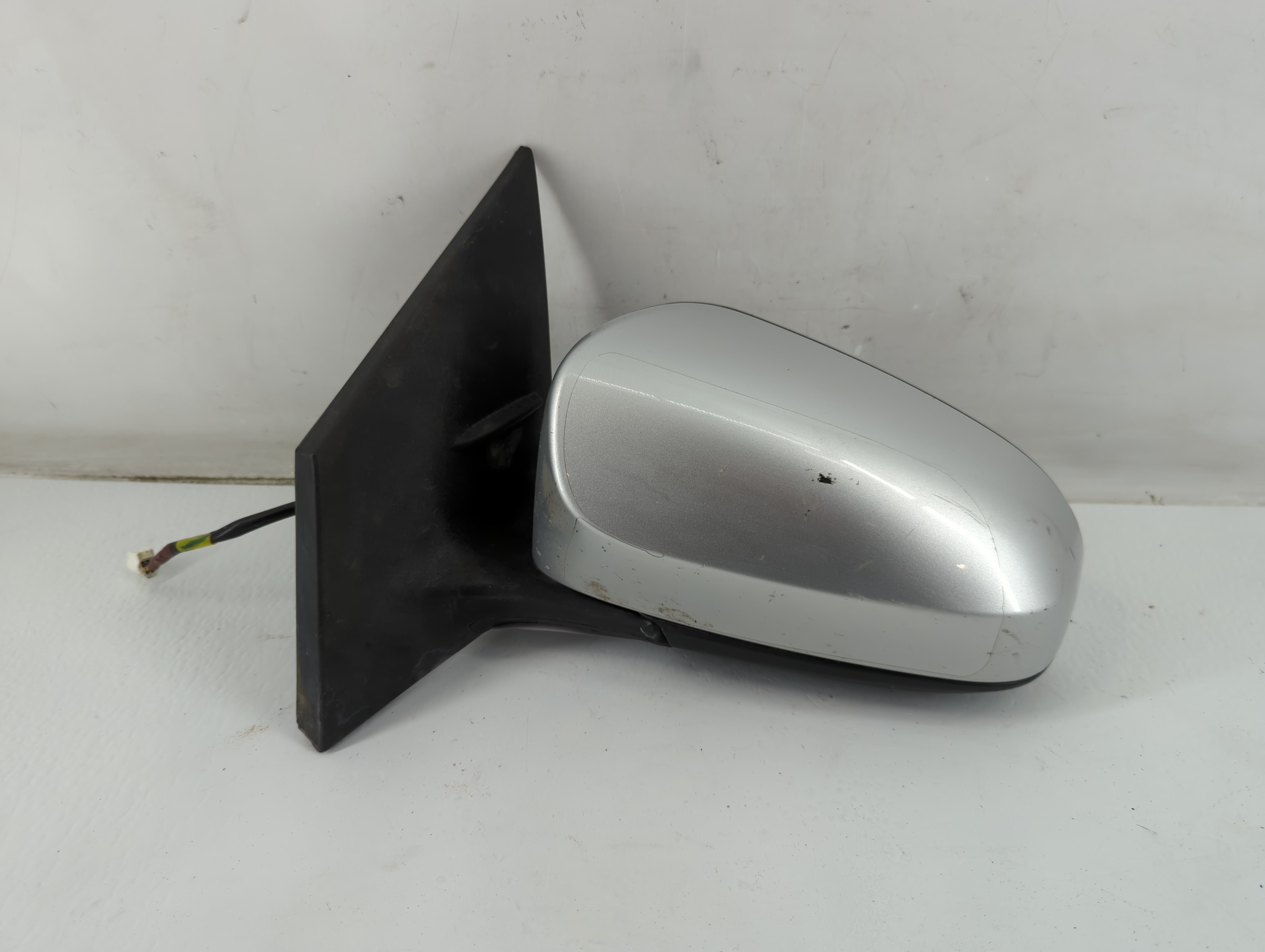 2014-2019 Toyota Corolla Driver Left Side View Power Door Mirror Silver 933587 - Oemusedautoparts1.com