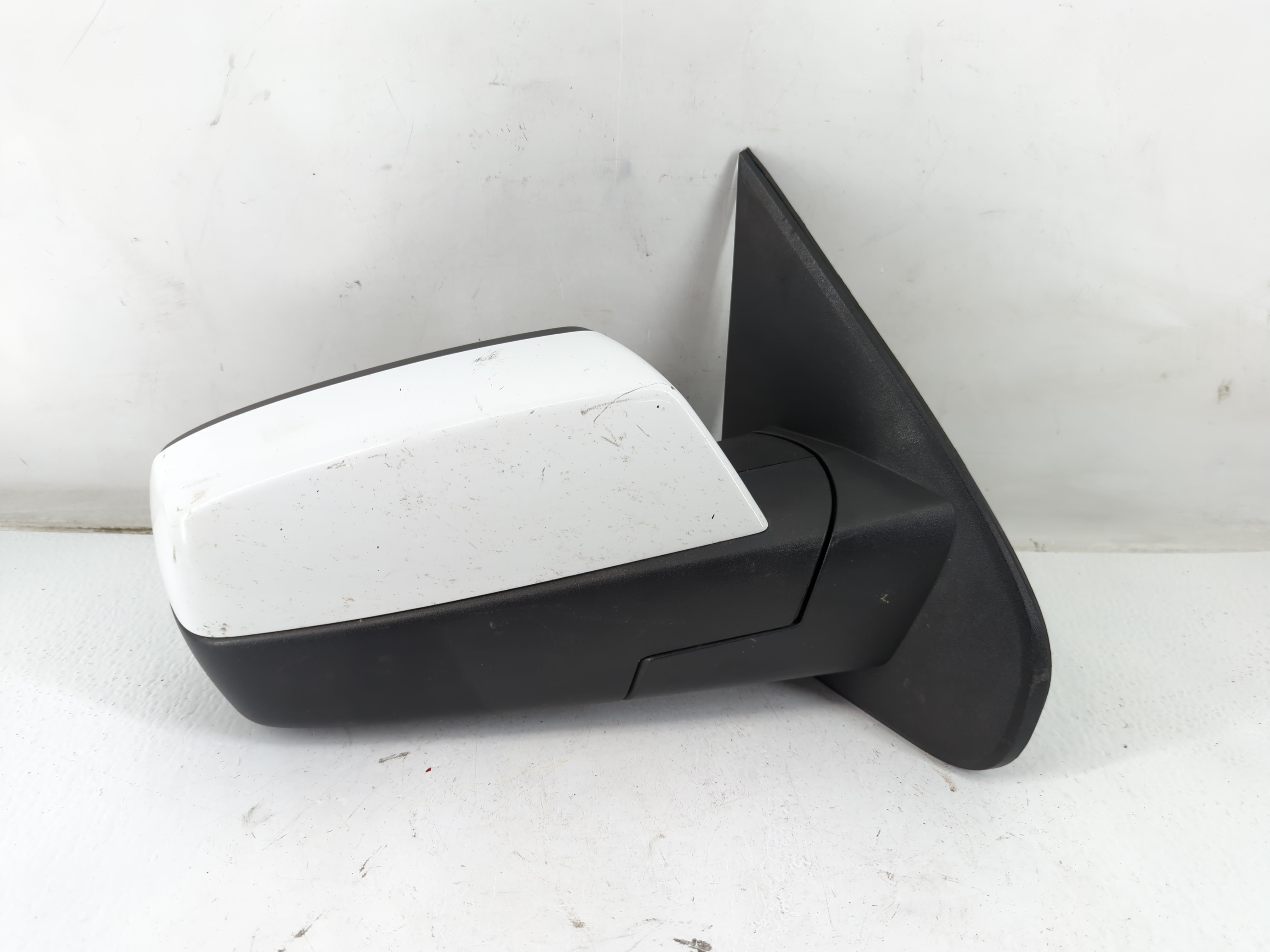 2014 Chevrolet Silverado 1500 Passenger Right Side View Power Door Mirror 933597 - Oemusedautoparts1.com