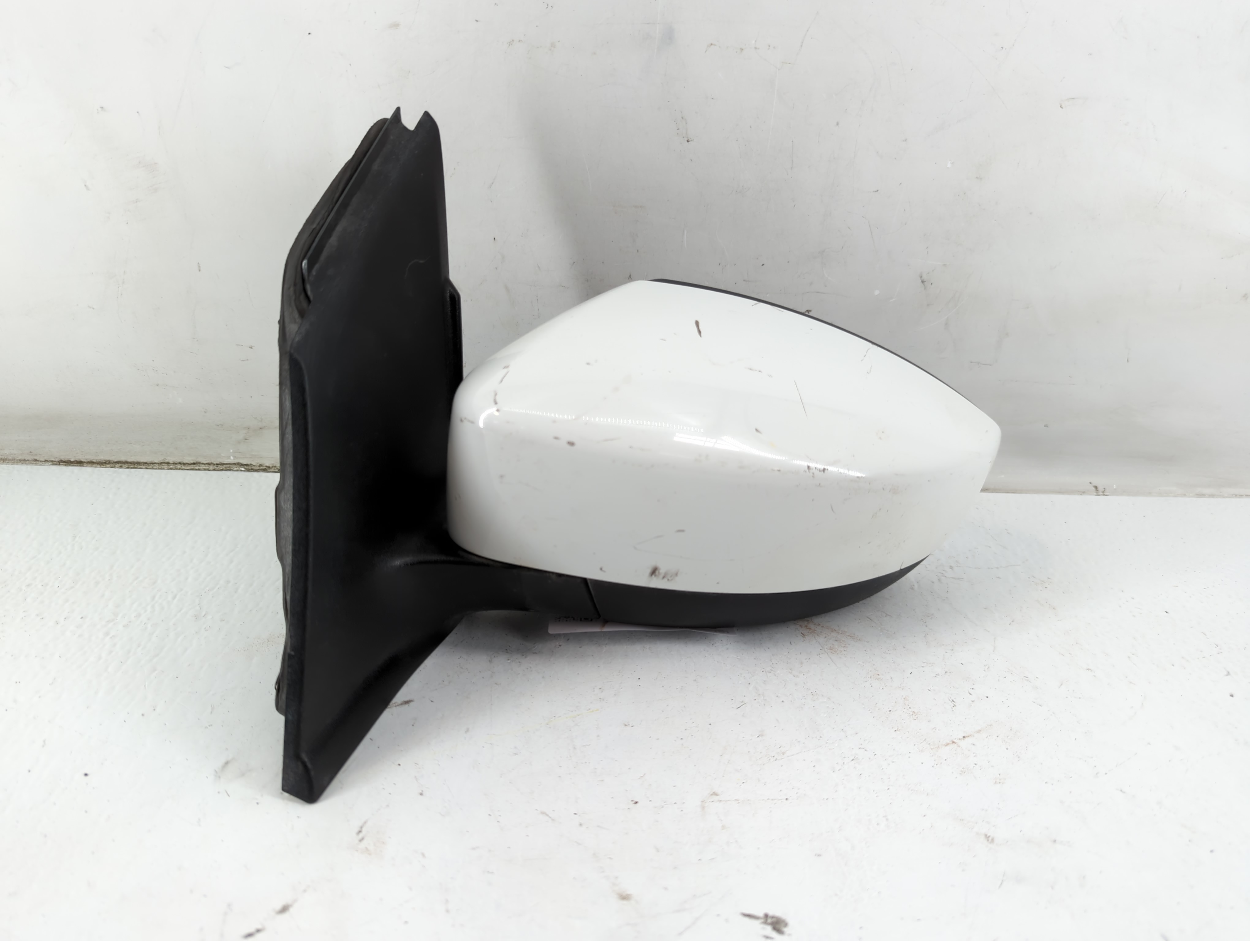 2017-2019 Ford Escape Driver Left Side View Power Door Mirror White 933636 - Oemusedautoparts1.com