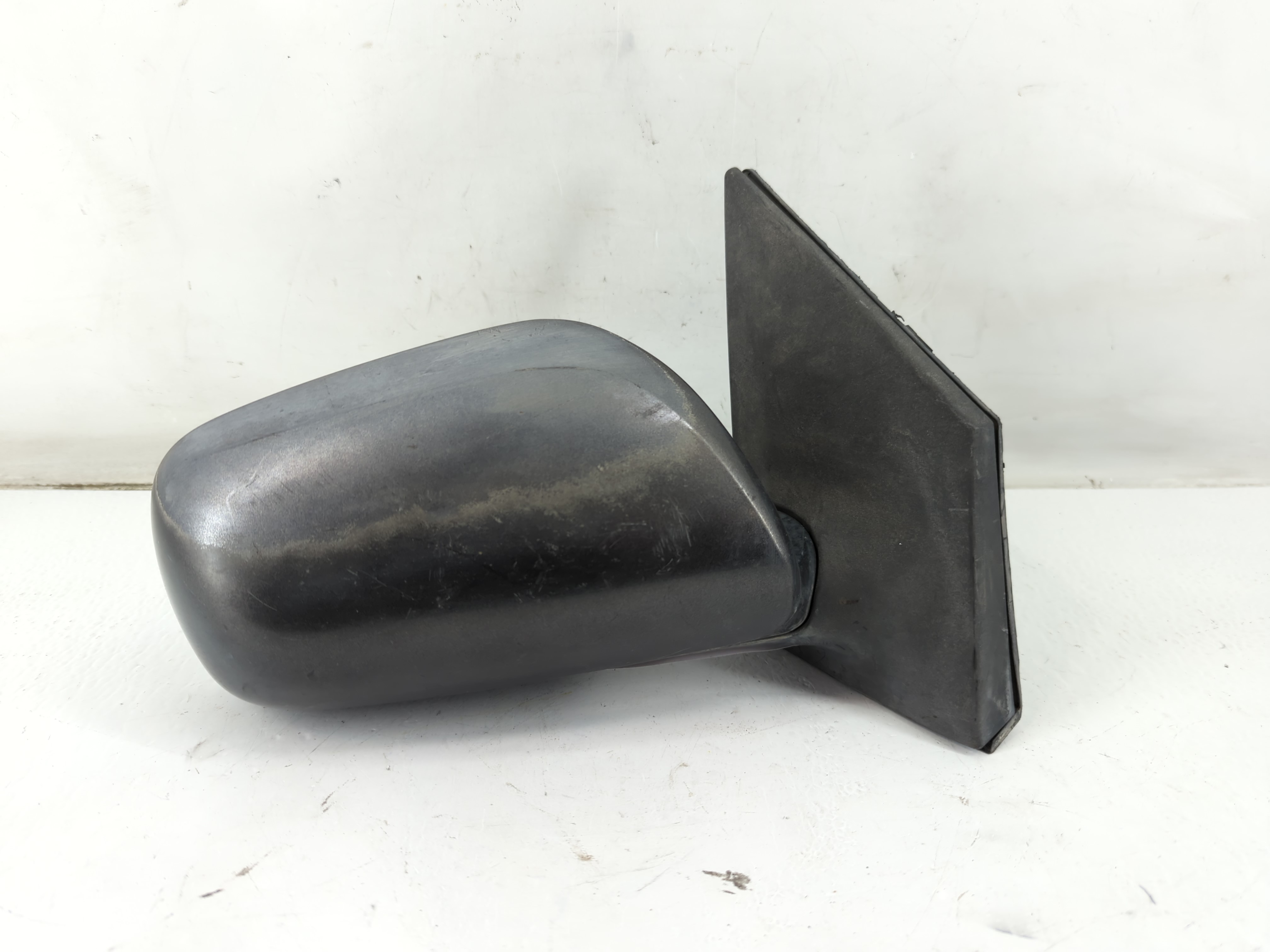 2009-2013 Toyota Corolla Passenger Right Side View Power Door Mirror 933646 - Oemusedautoparts1.com