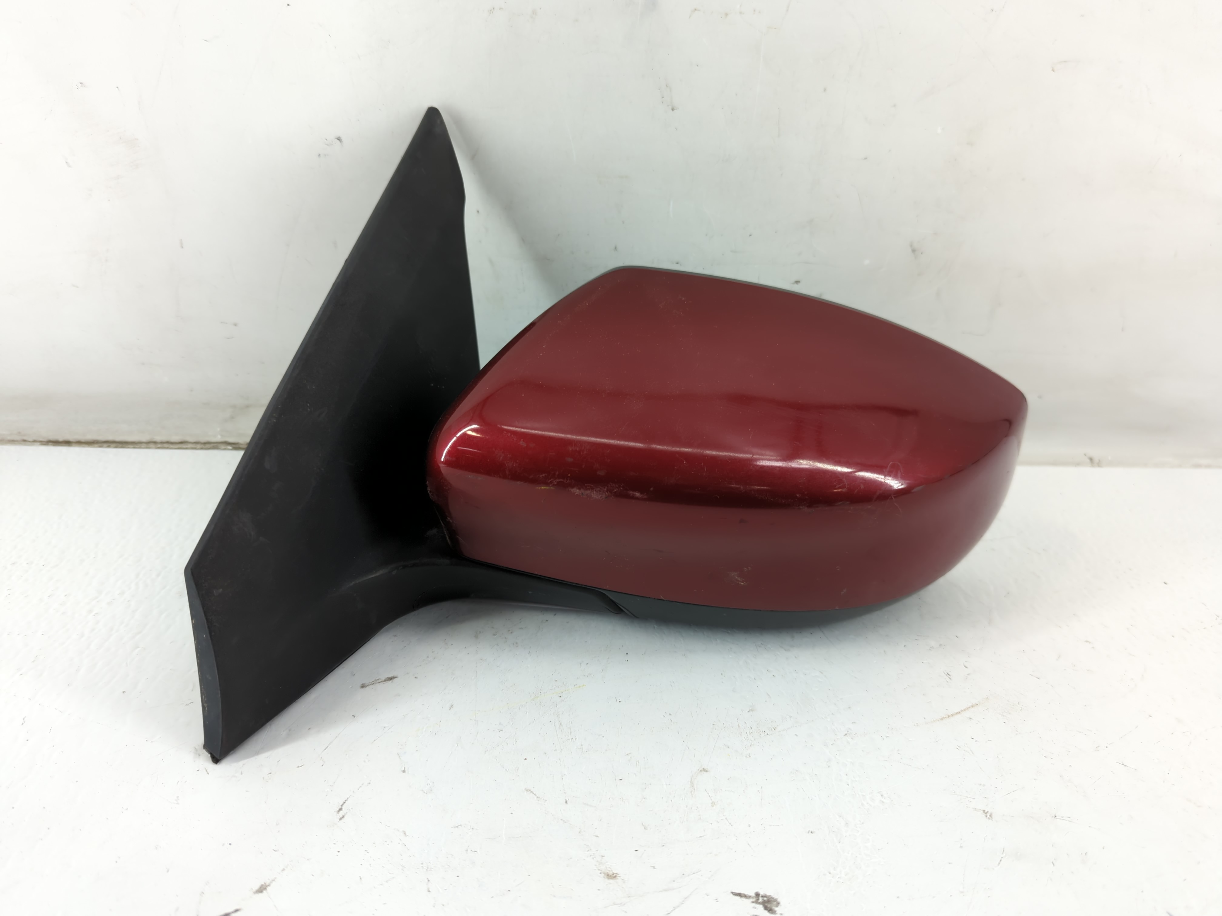 2016-2019 Nissan Sentra Driver Left Side View Power Door Mirror Burgundy 933647 - Oemusedautoparts1.com