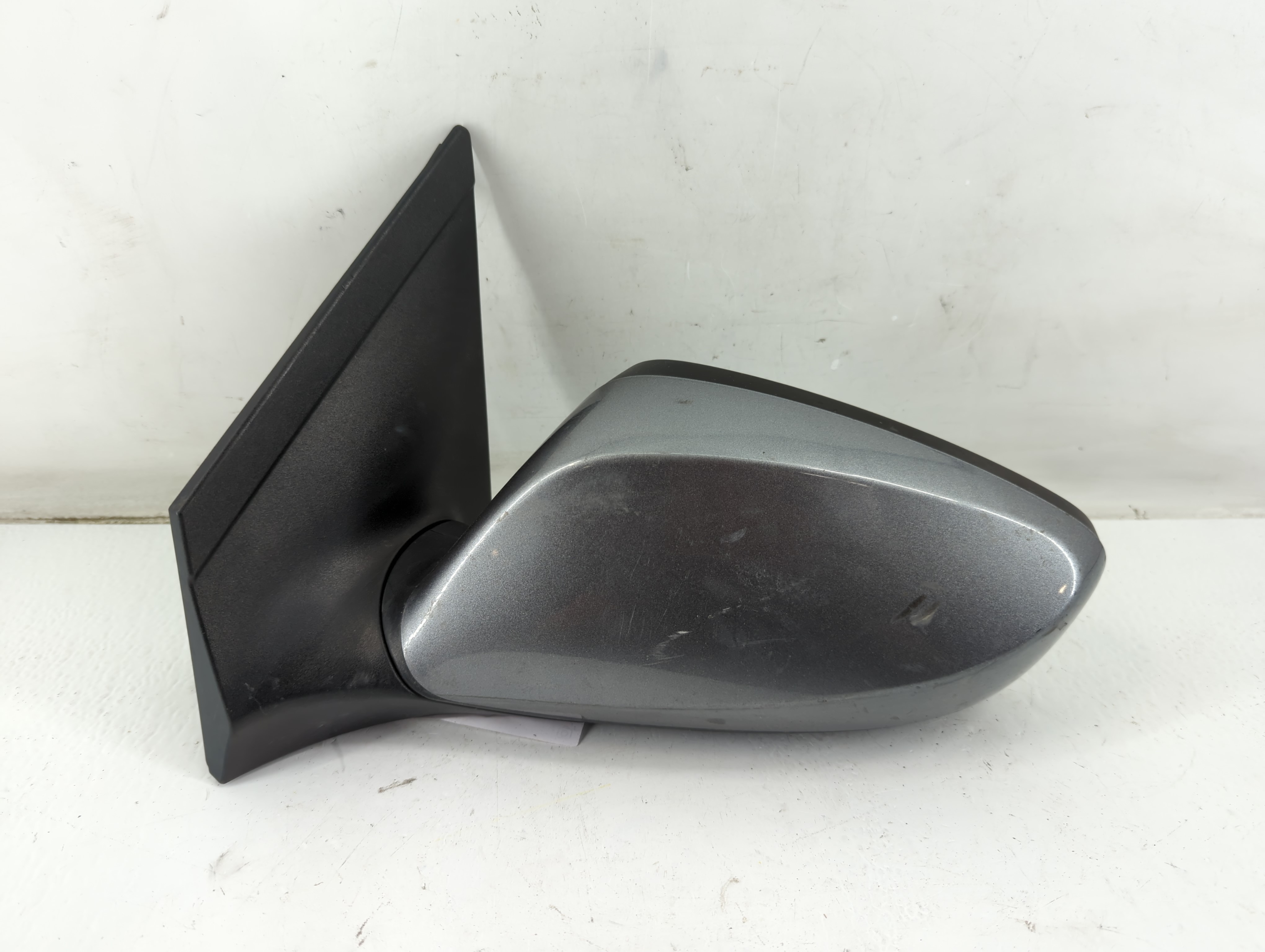 Hyundai Elantra Driver Left Side View Power Door Mirror Dark Gray 933655 - Oemusedautoparts1.com