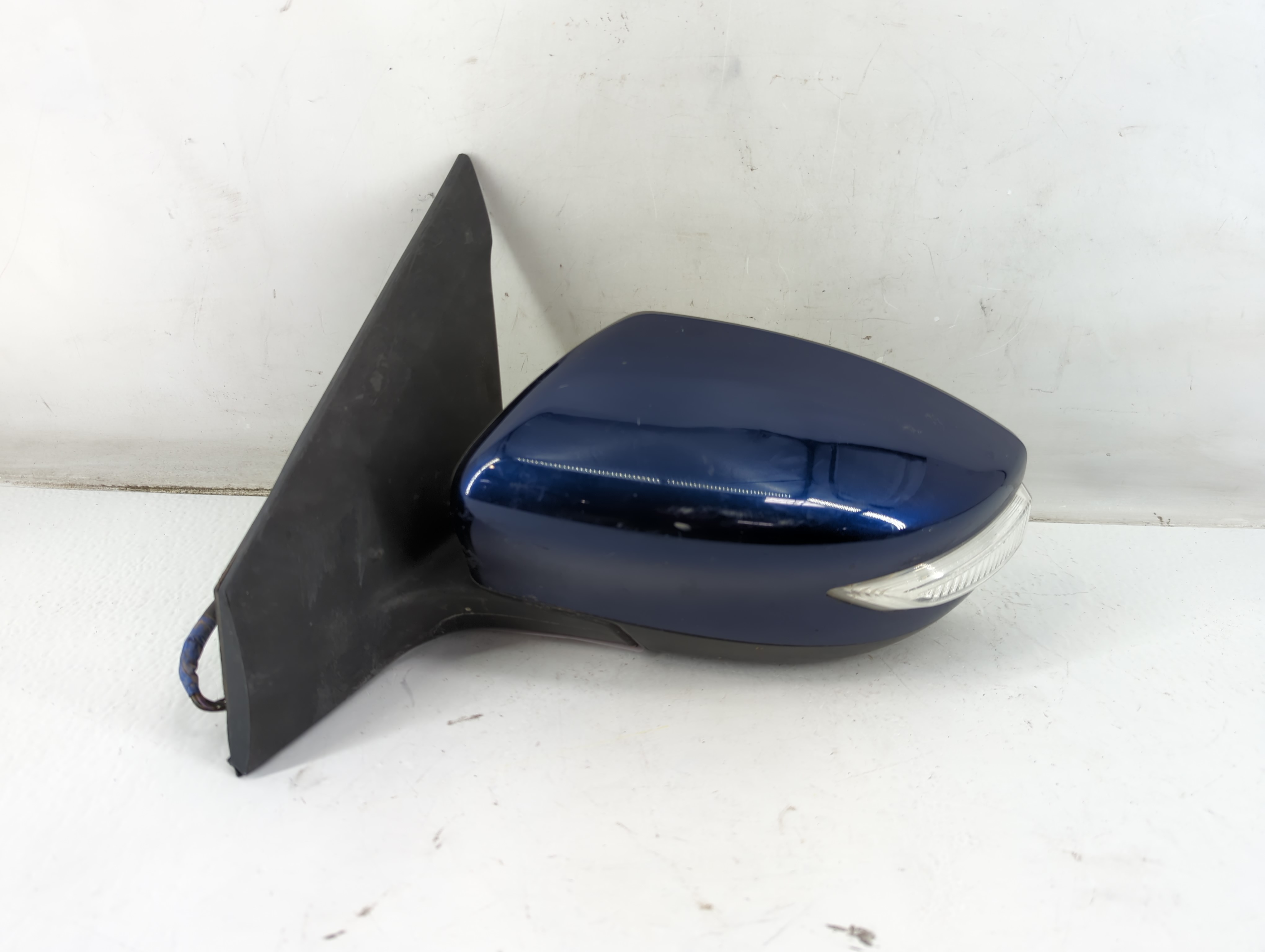 Picture of 2016-2019 Nissan Sentra Driver Left Side View Power Door Mirror Dark Blue 933665