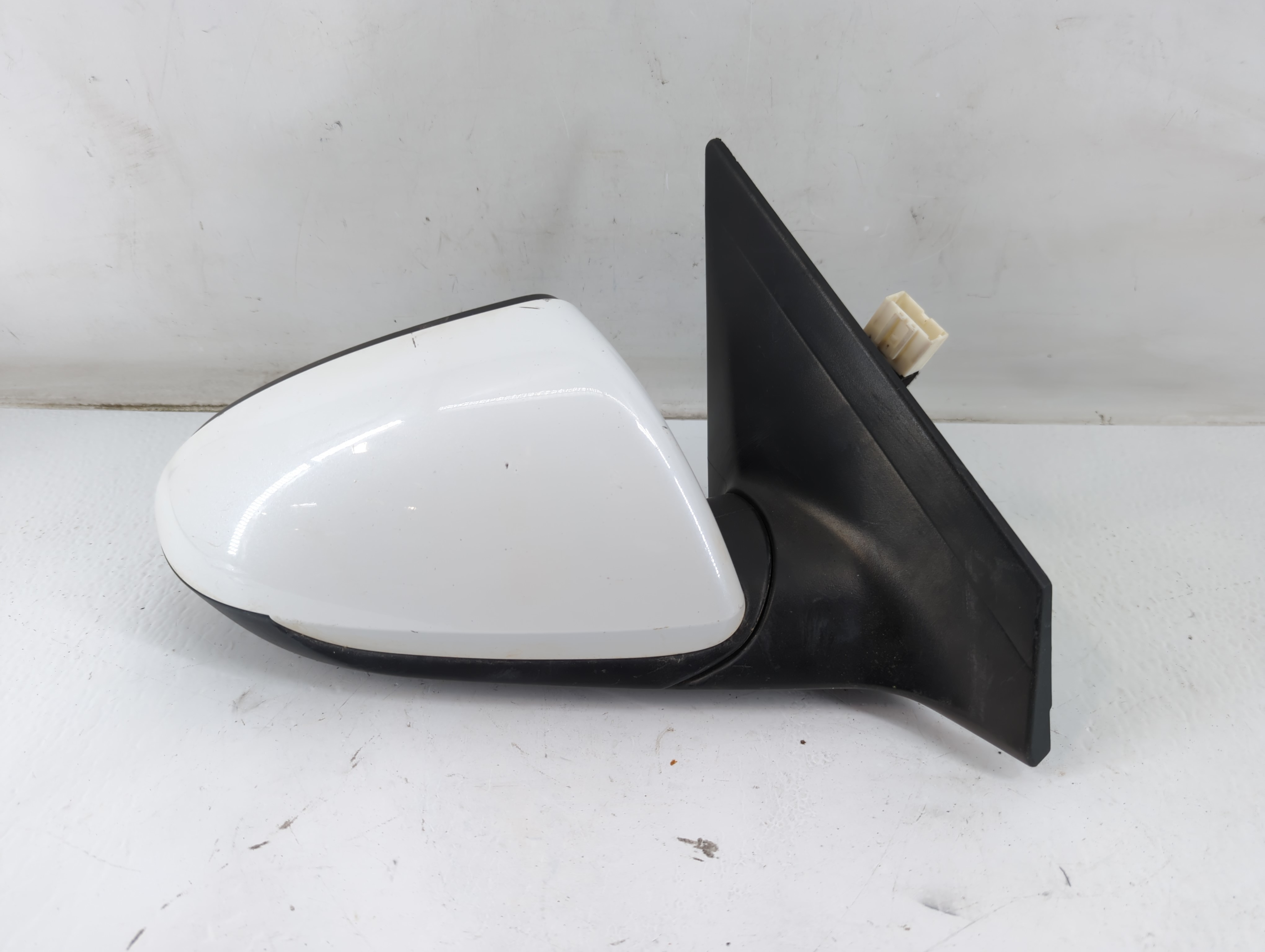 2017-2020 Hyundai Elantra Passenger Right Side View Power Door Mirror 933672 - Oemusedautoparts1.com
