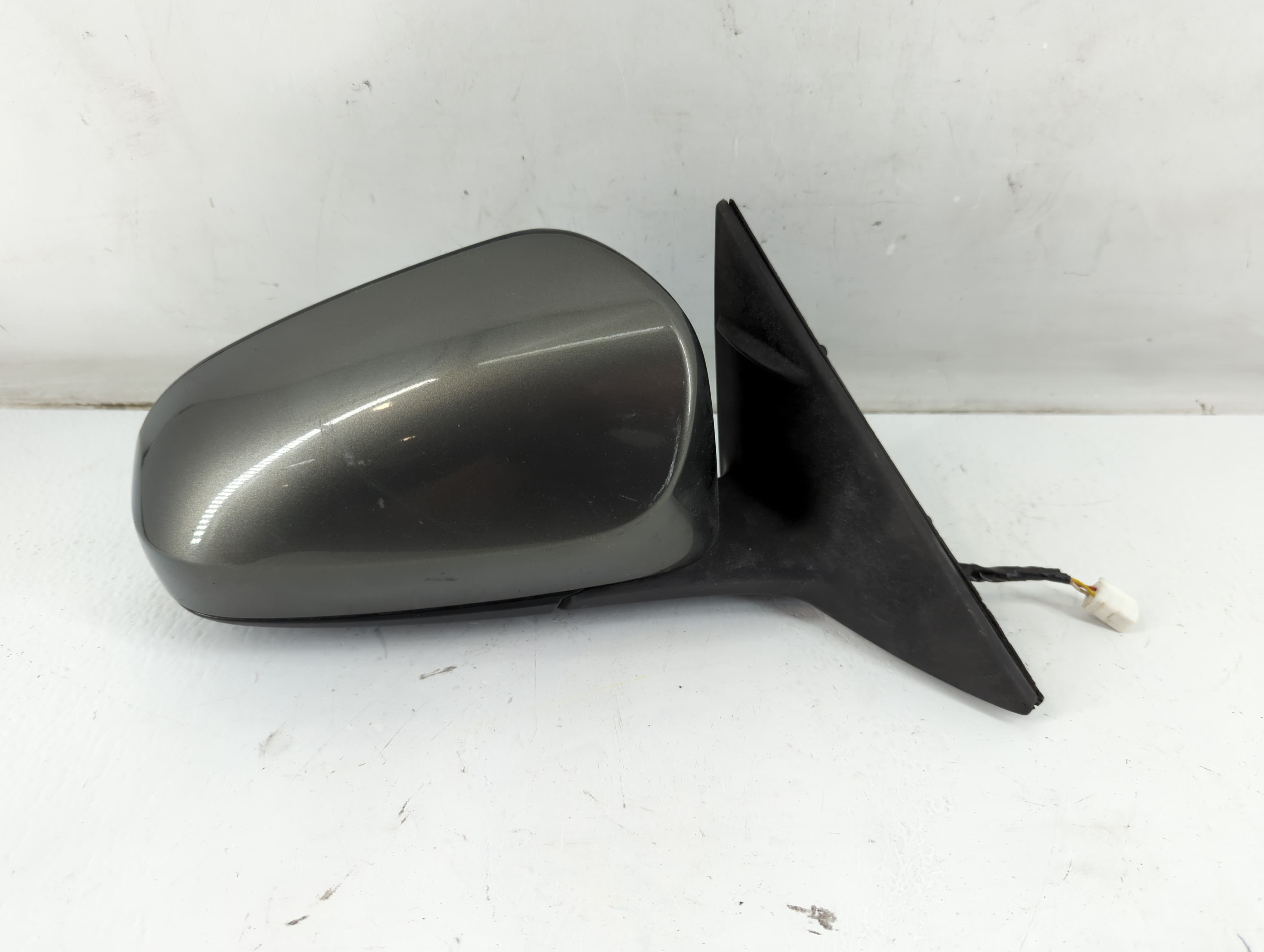 2012-2014 Toyota Camry Passenger Right Side View Power Door Mirror 933680 - Oemusedautoparts1.com