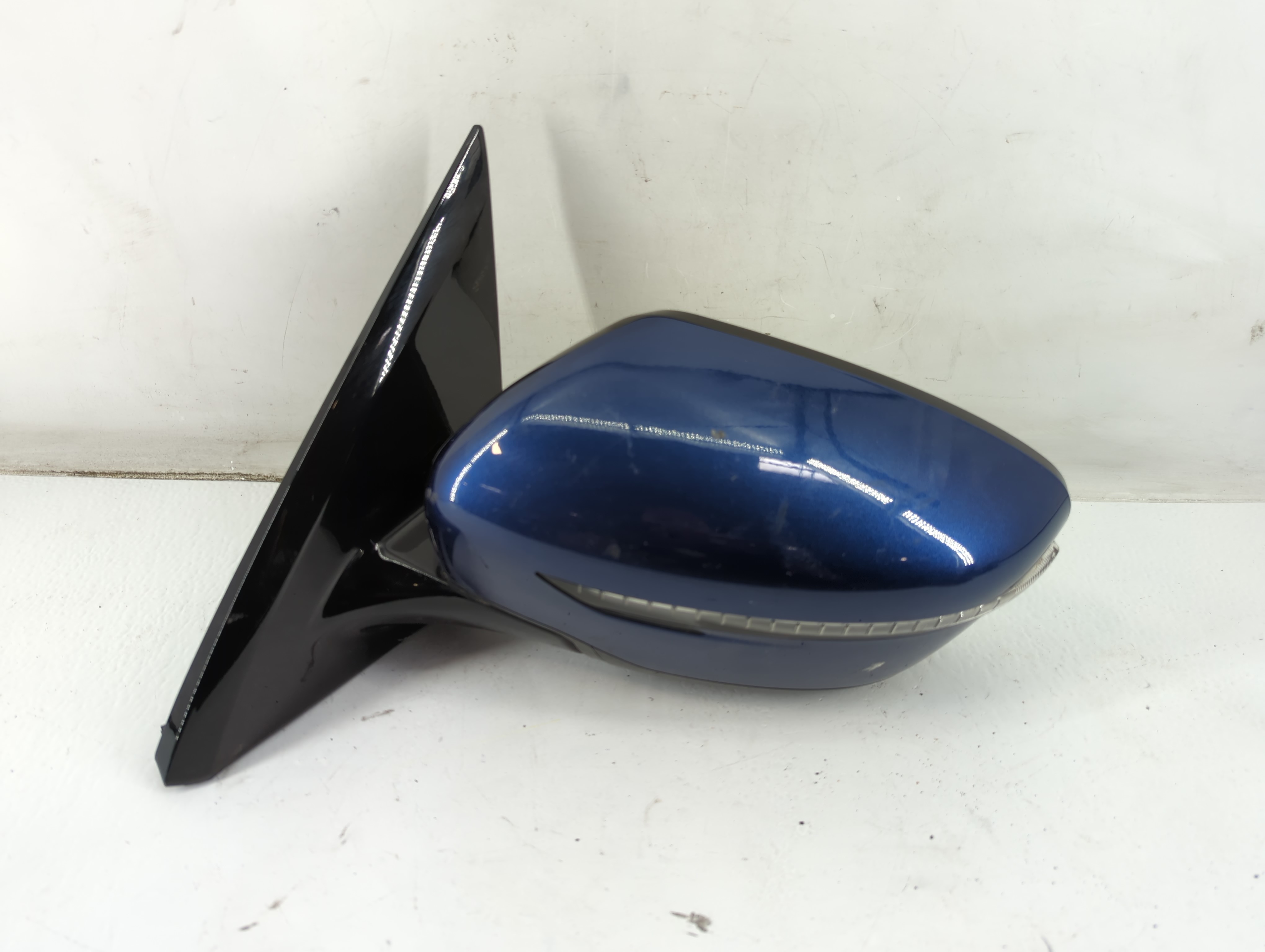 2017-2017 Nissan Pathfinder Driver Left Side View Power Door Mirror Blue 933685 - Oemusedautoparts1.com