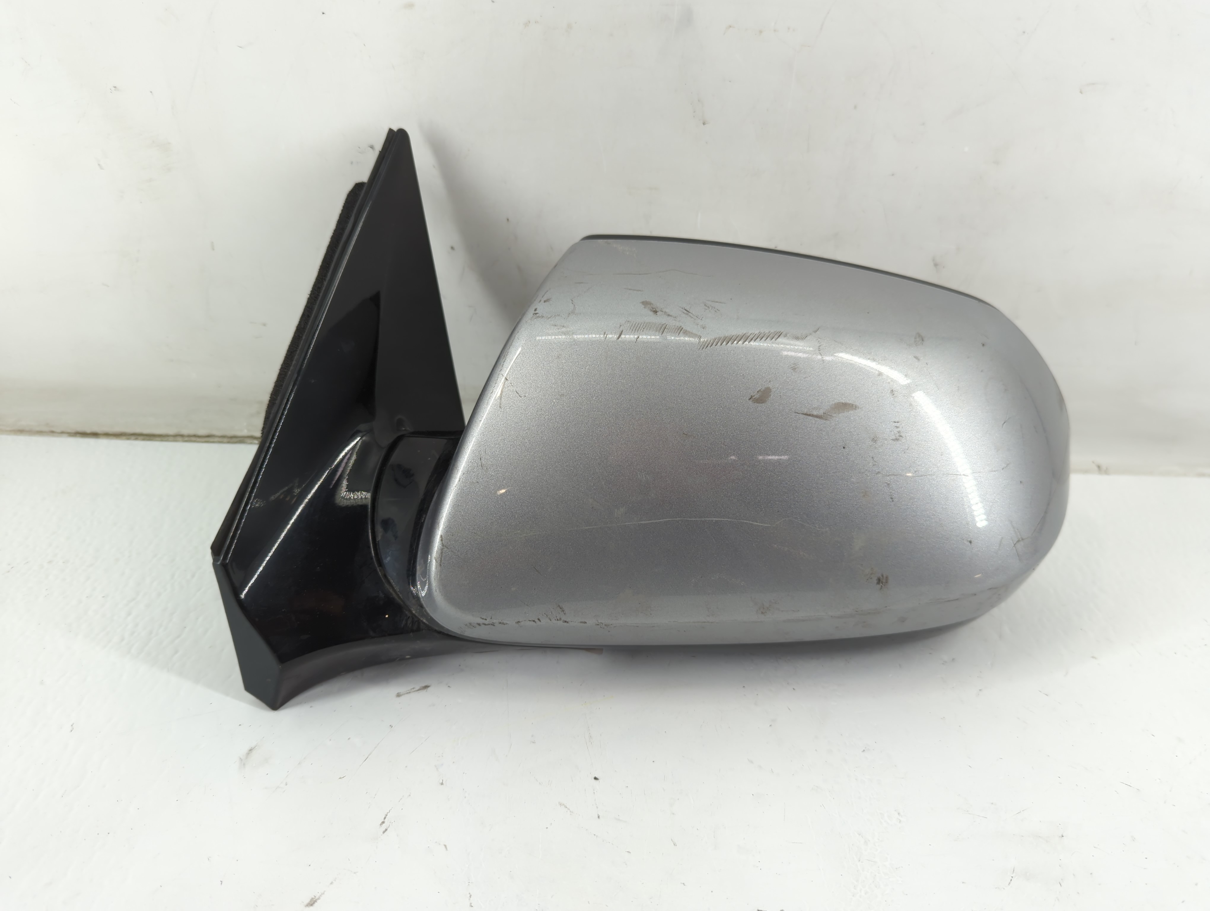 2017-2018 Hyundai Santa Fe Driver Left Side View Power Door Mirror Grey 933696 - Oemusedautoparts1.com