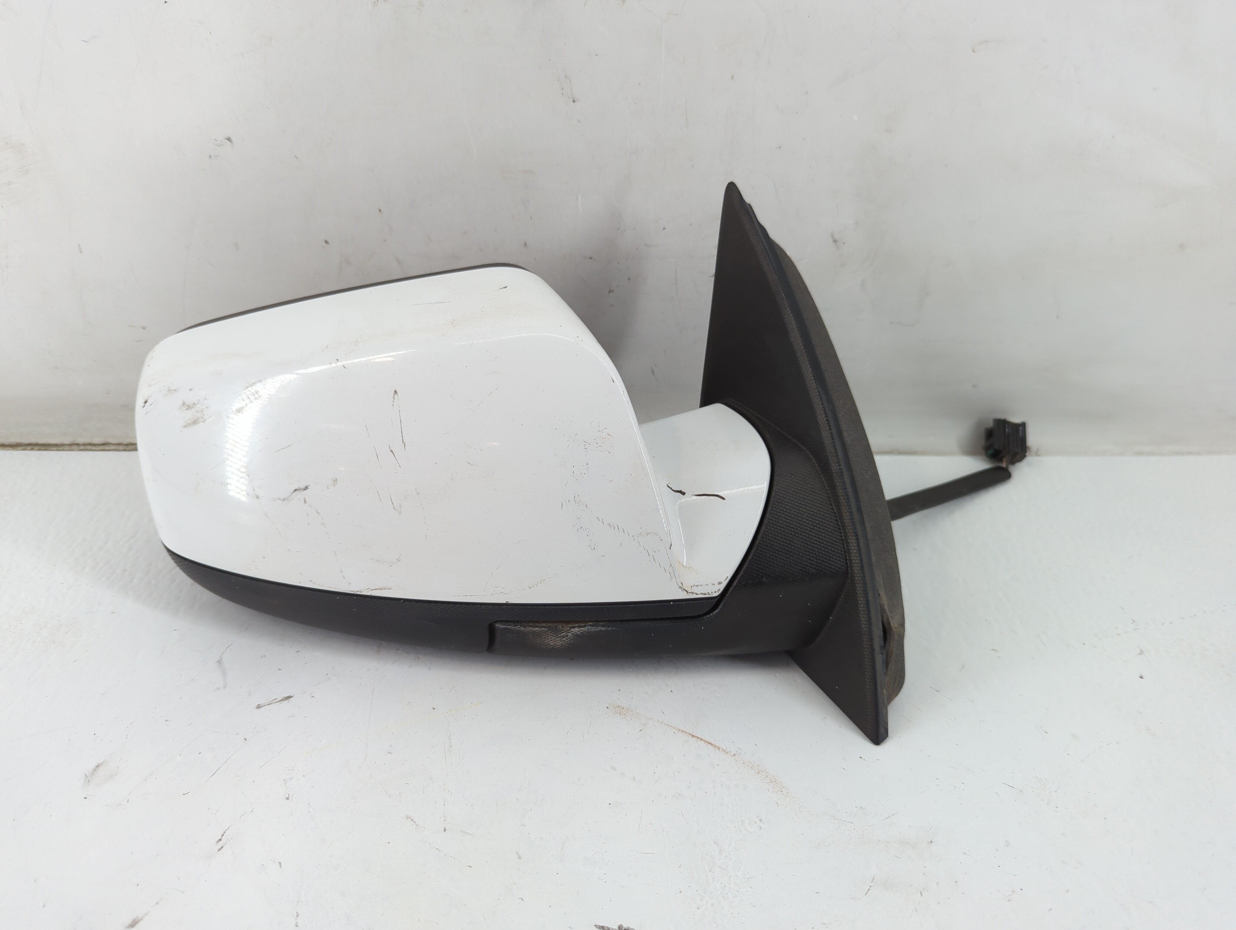 2010-2011 Chevrolet Equinox Passenger Right Side View Power Door Mirror 933697 - Oemusedautoparts1.com