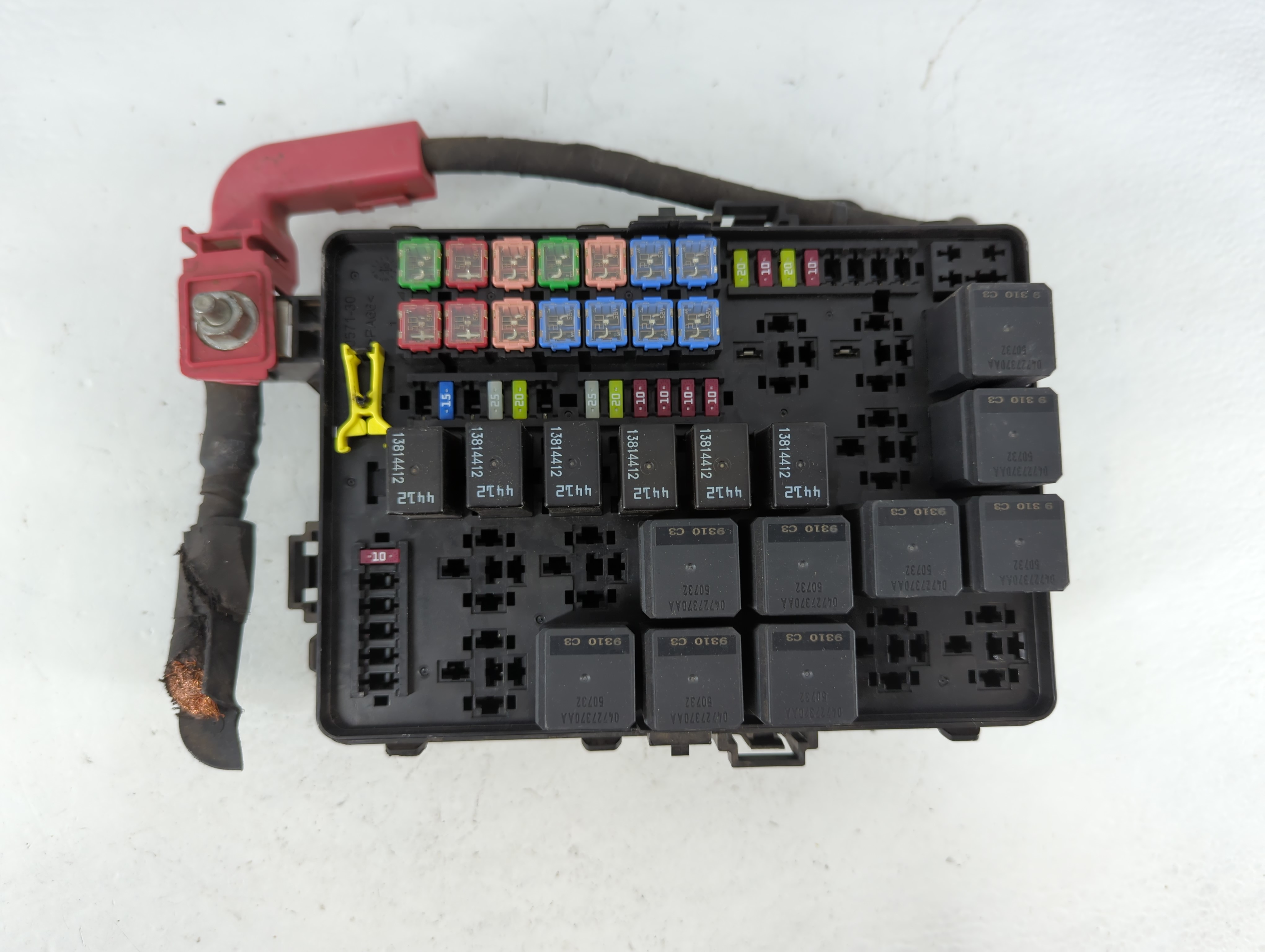 Picture of 2019-2020 Dodge Charger Fusebox Fuse Box Relay Module 7154-7630-30 933706