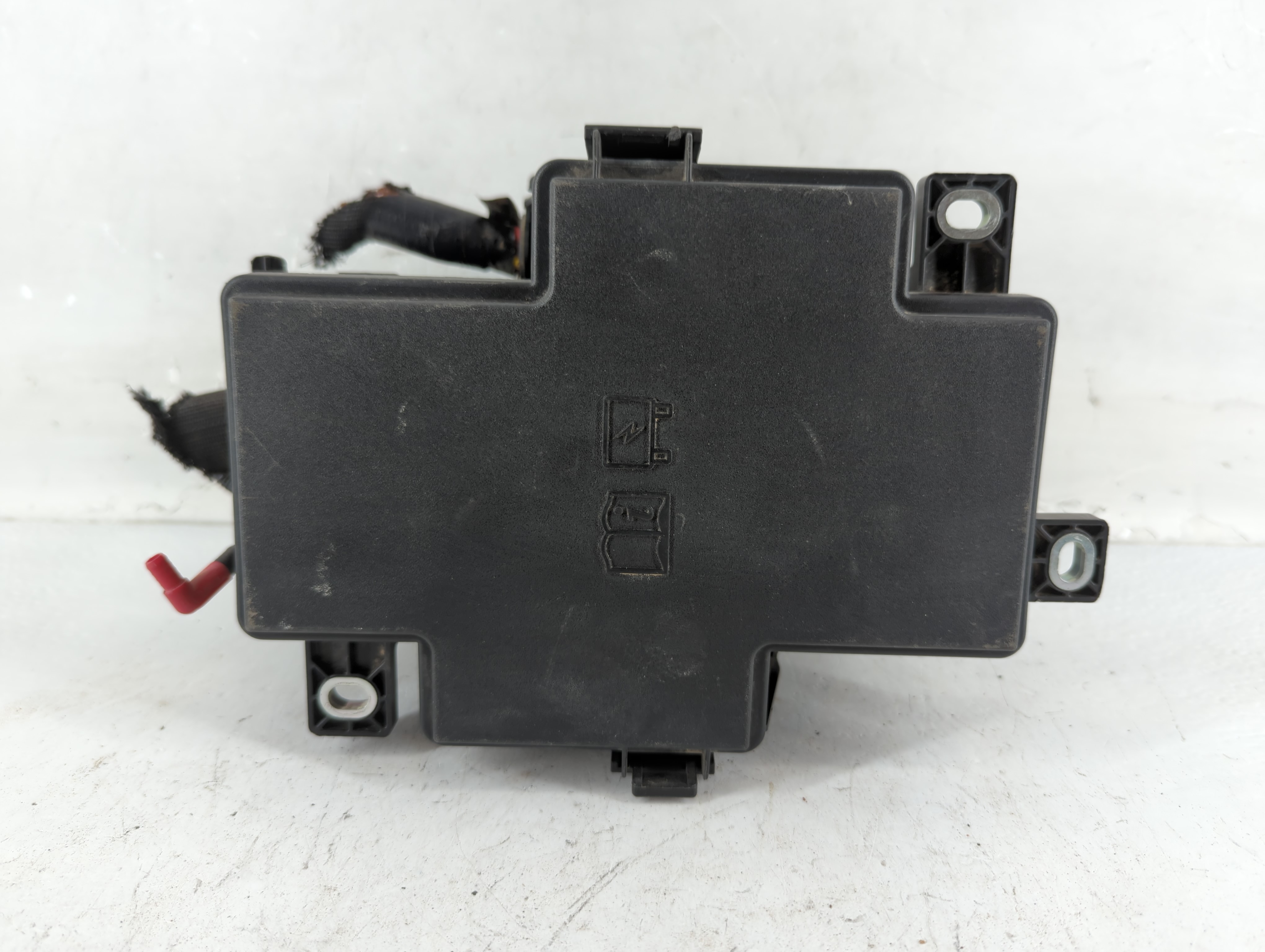 2020 Jaguar I-pace Fusebox Fuse Box Relay Module J9d3-14a076-ca 933717 - Oemusedautoparts1.com