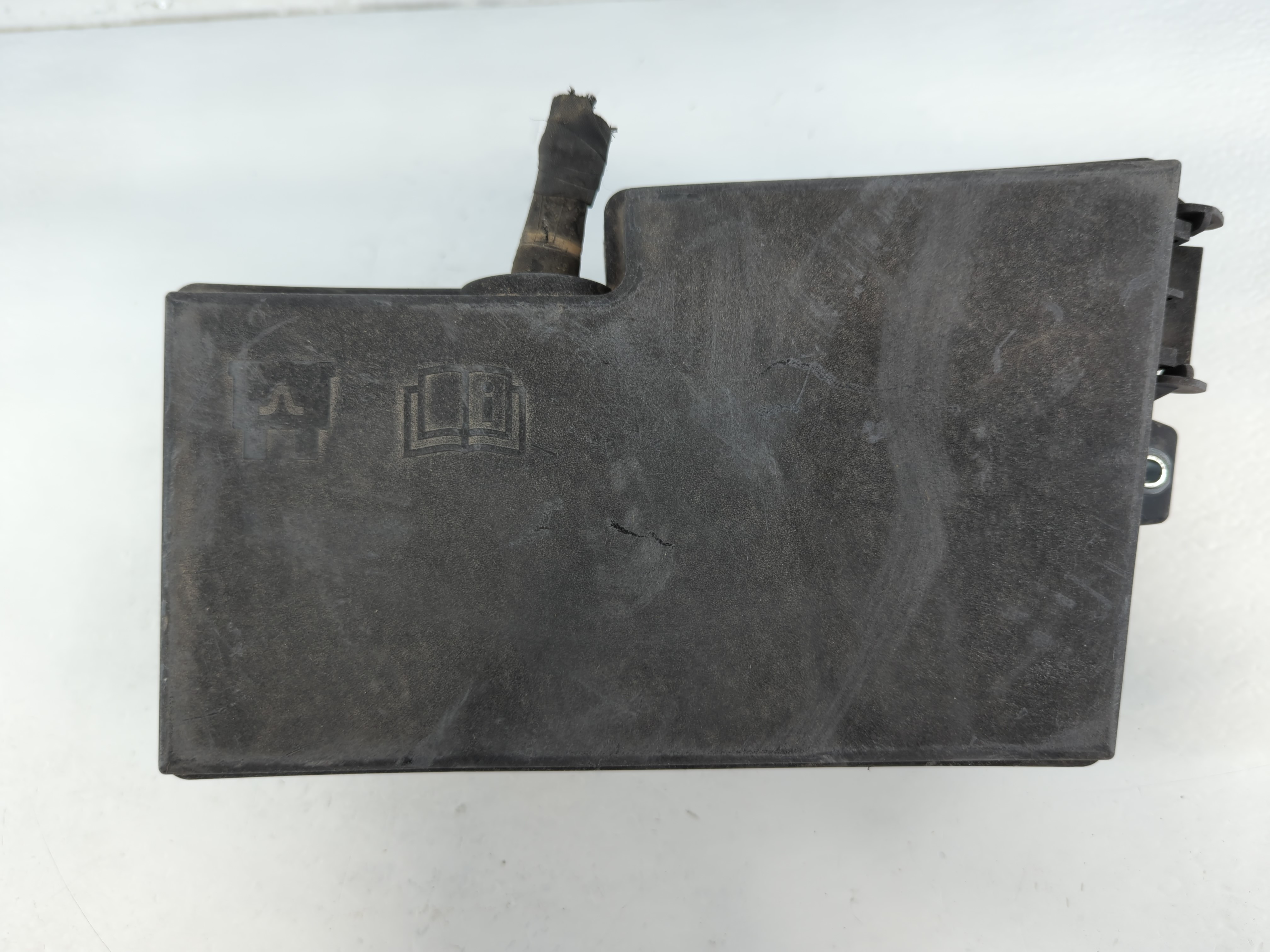 2016-2016 Ford Focus Fusebox Fuse Box Relay Module Av6t-14a067-ad 933806 - Oemusedautoparts1.com