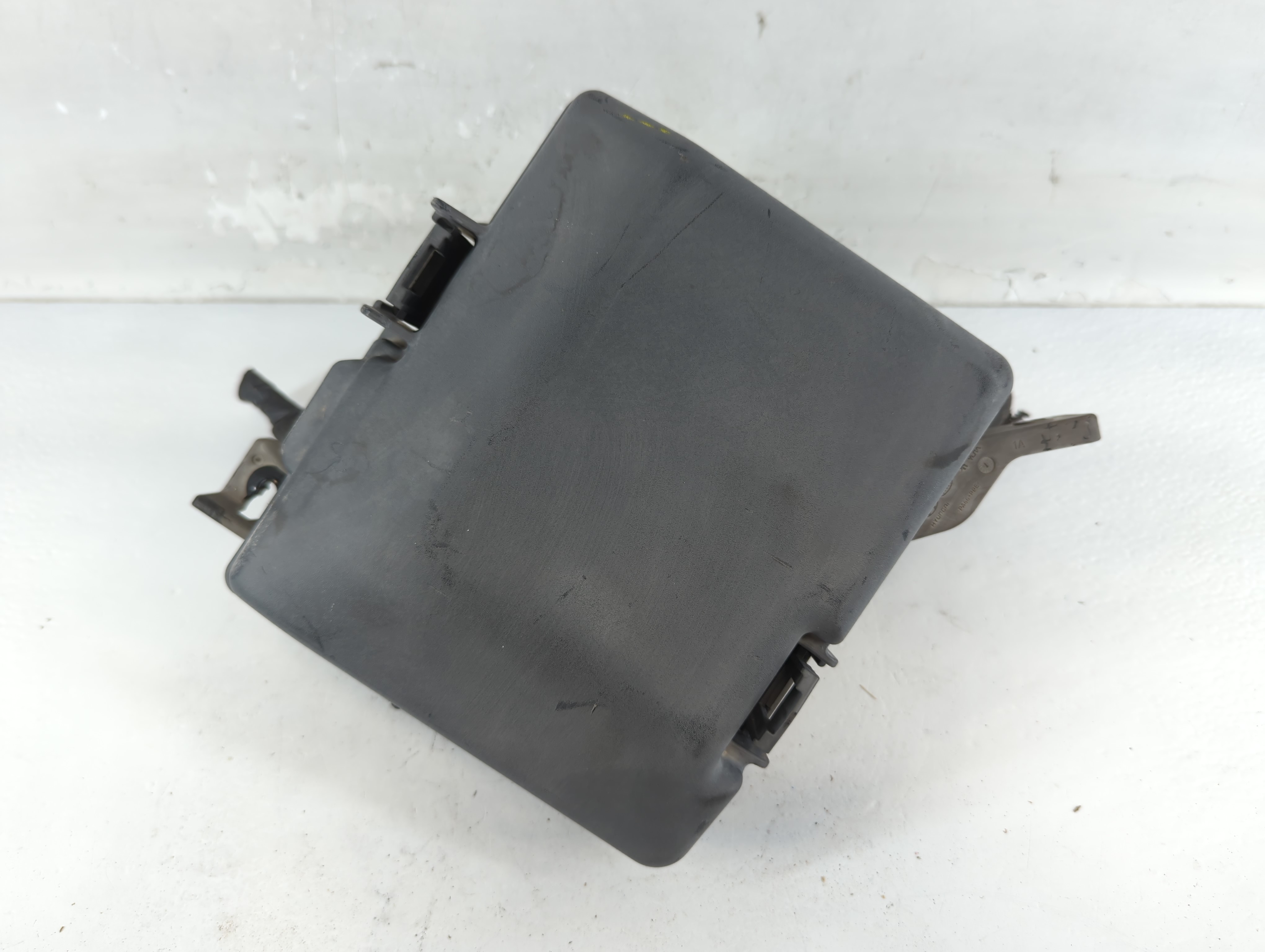 2015-2015 Hyundai Sonata Fusebox Fuse Box Relay Module 91950-c1820 933839 - Oemusedautoparts1.com