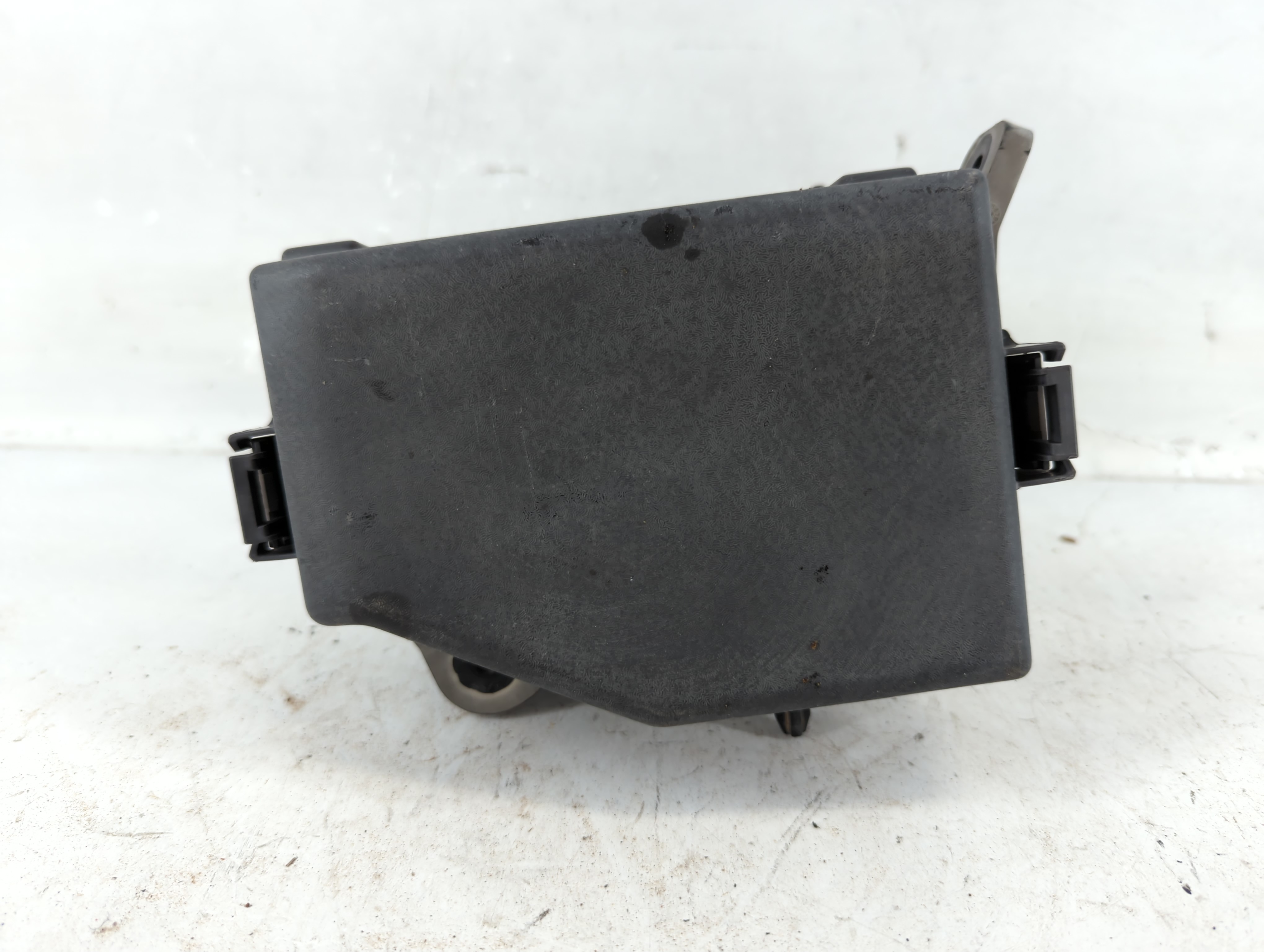 Picture of 2013-2014 Hyundai Accent Fusebox Fuse Box Relay Module 912211r474 933858