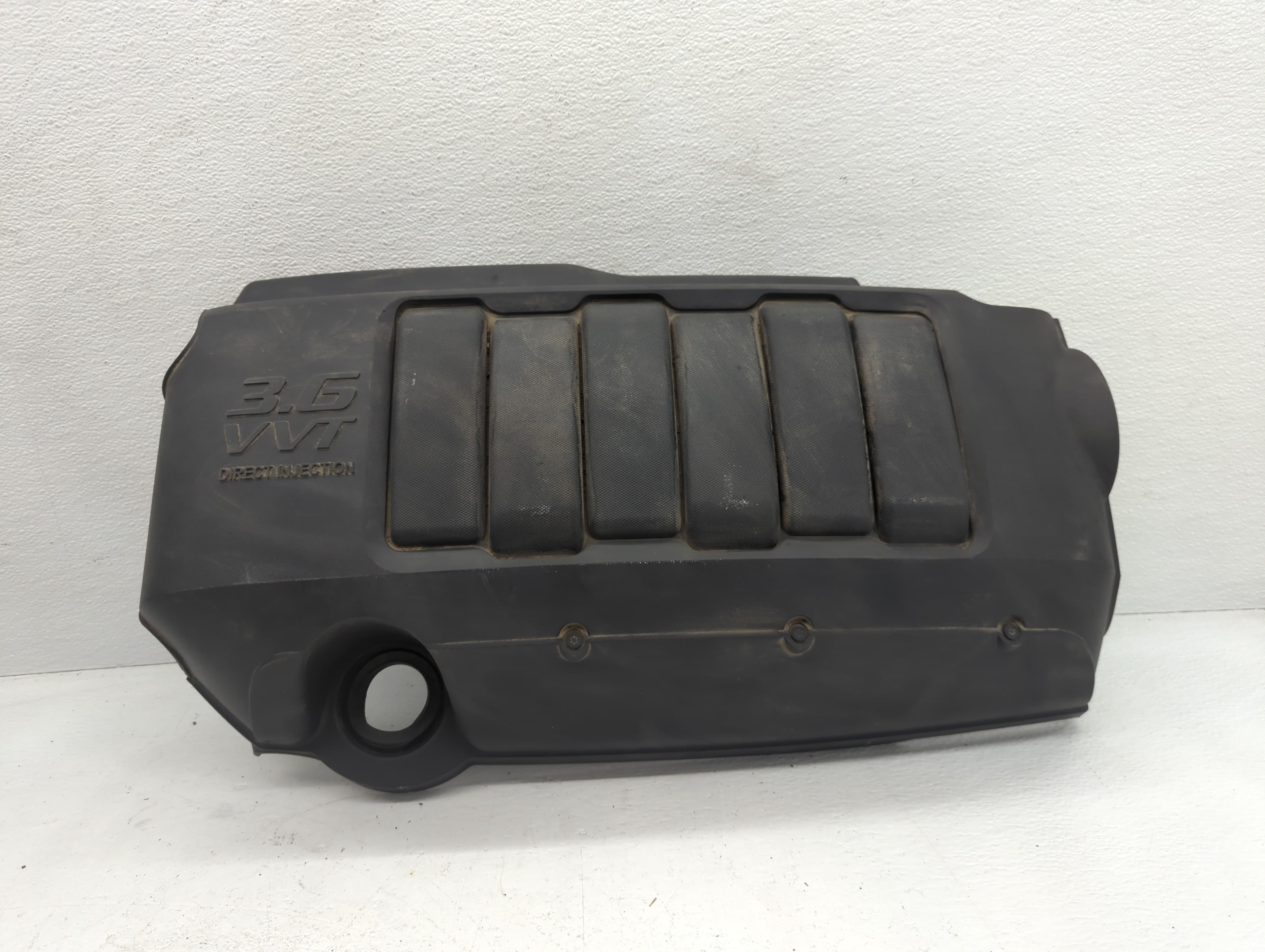 2015 Buick Enclave Engine Cover 933954 - Oemusedautoparts1.com