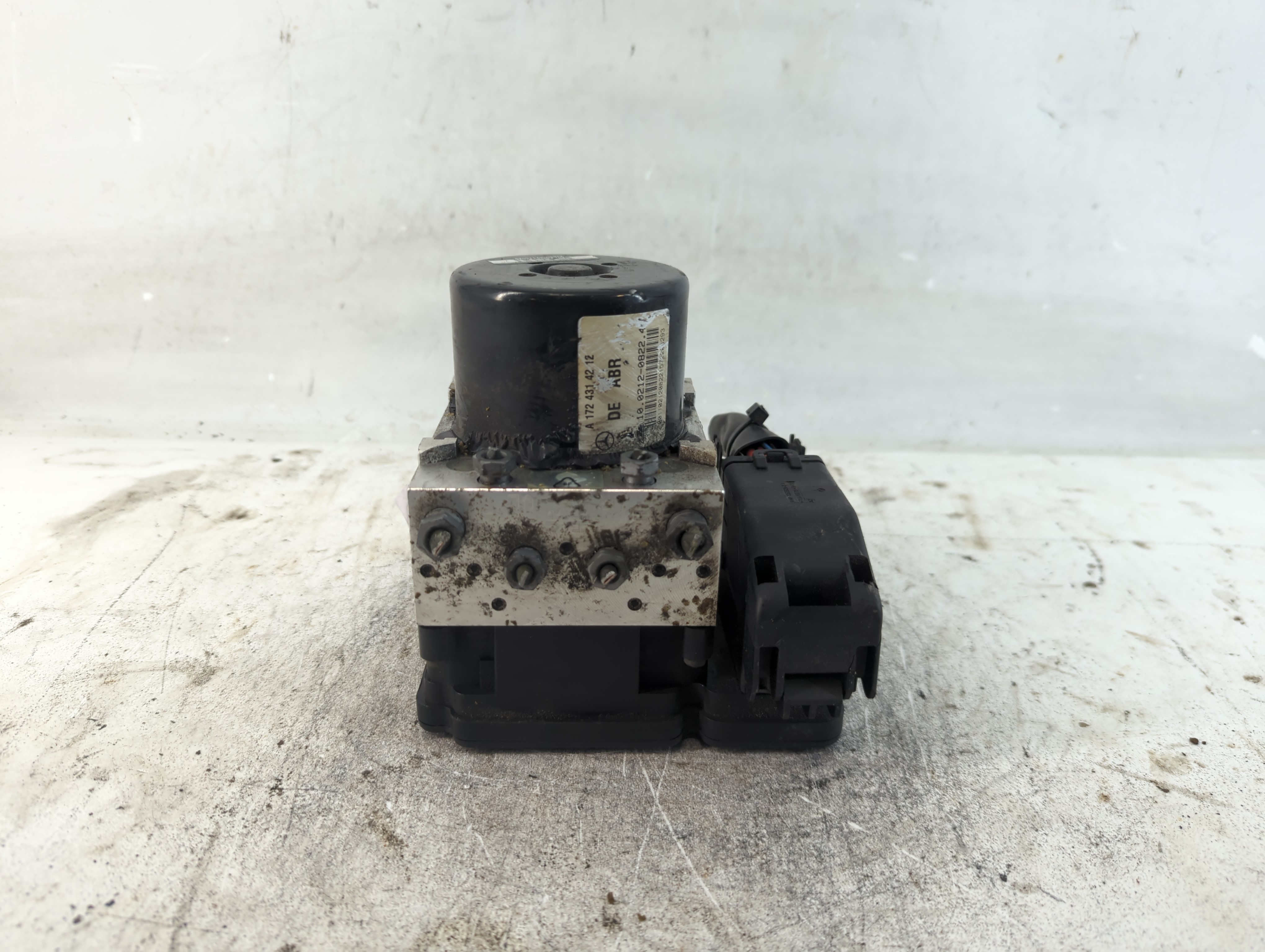 2013-2015 Mercedes-benz C250 Abs Pump Control Module 933980 - Oemusedautoparts1.com