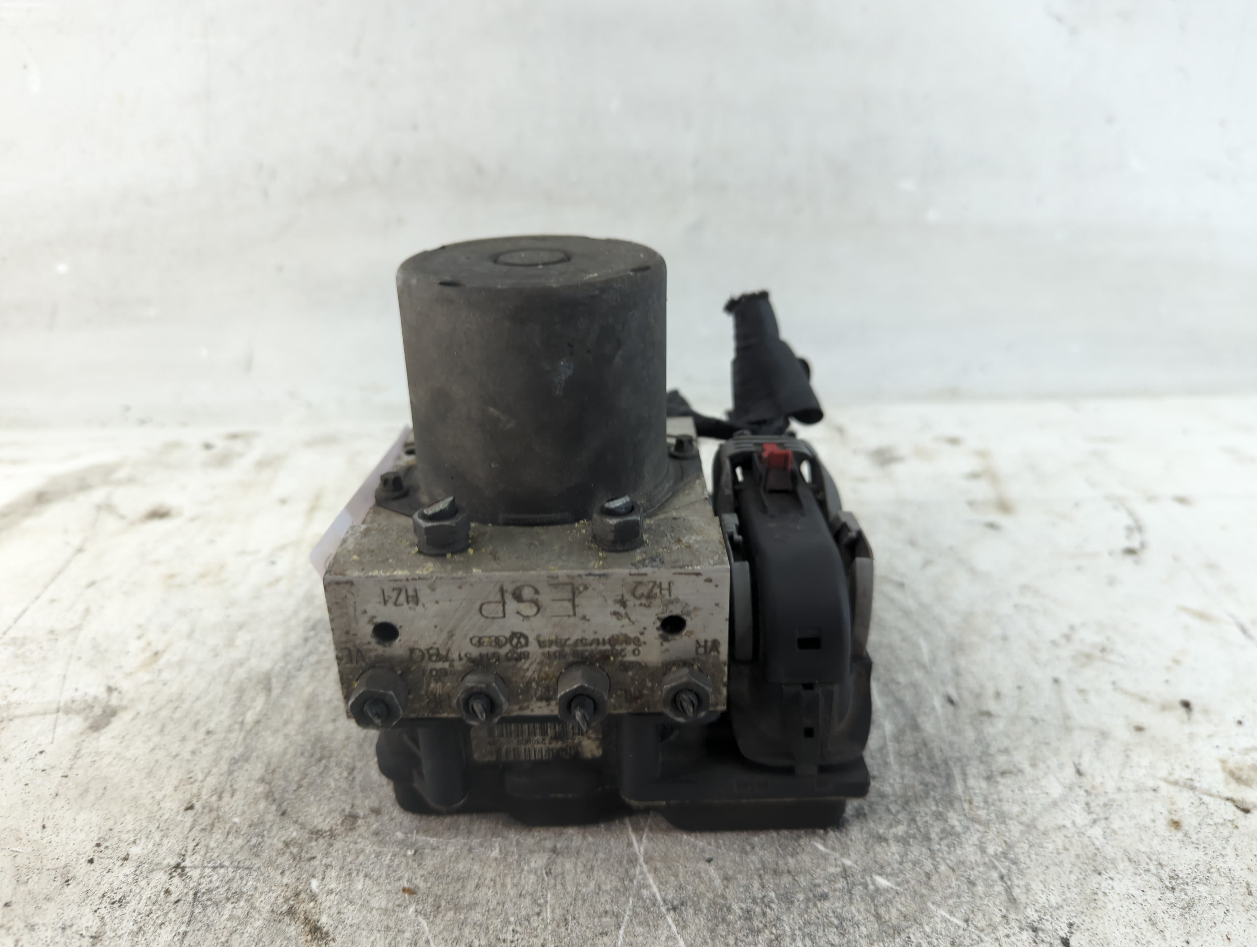 Audi A4 Abs Pump Control Module 933983 - Oemusedautoparts1.com