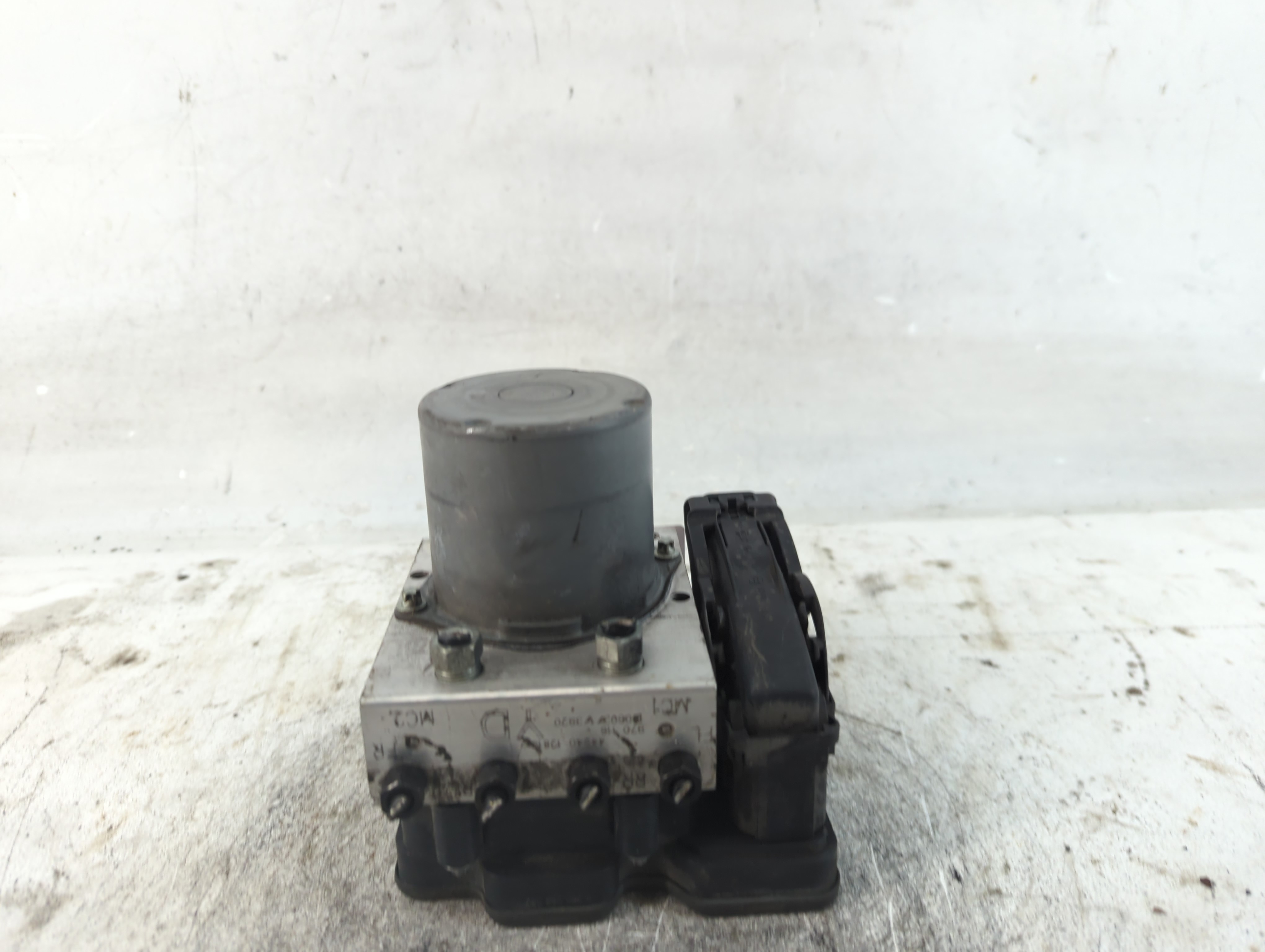 2020-2022 Toyota Corolla Abs Pump Control Module 933986 - Oemusedautoparts1.com