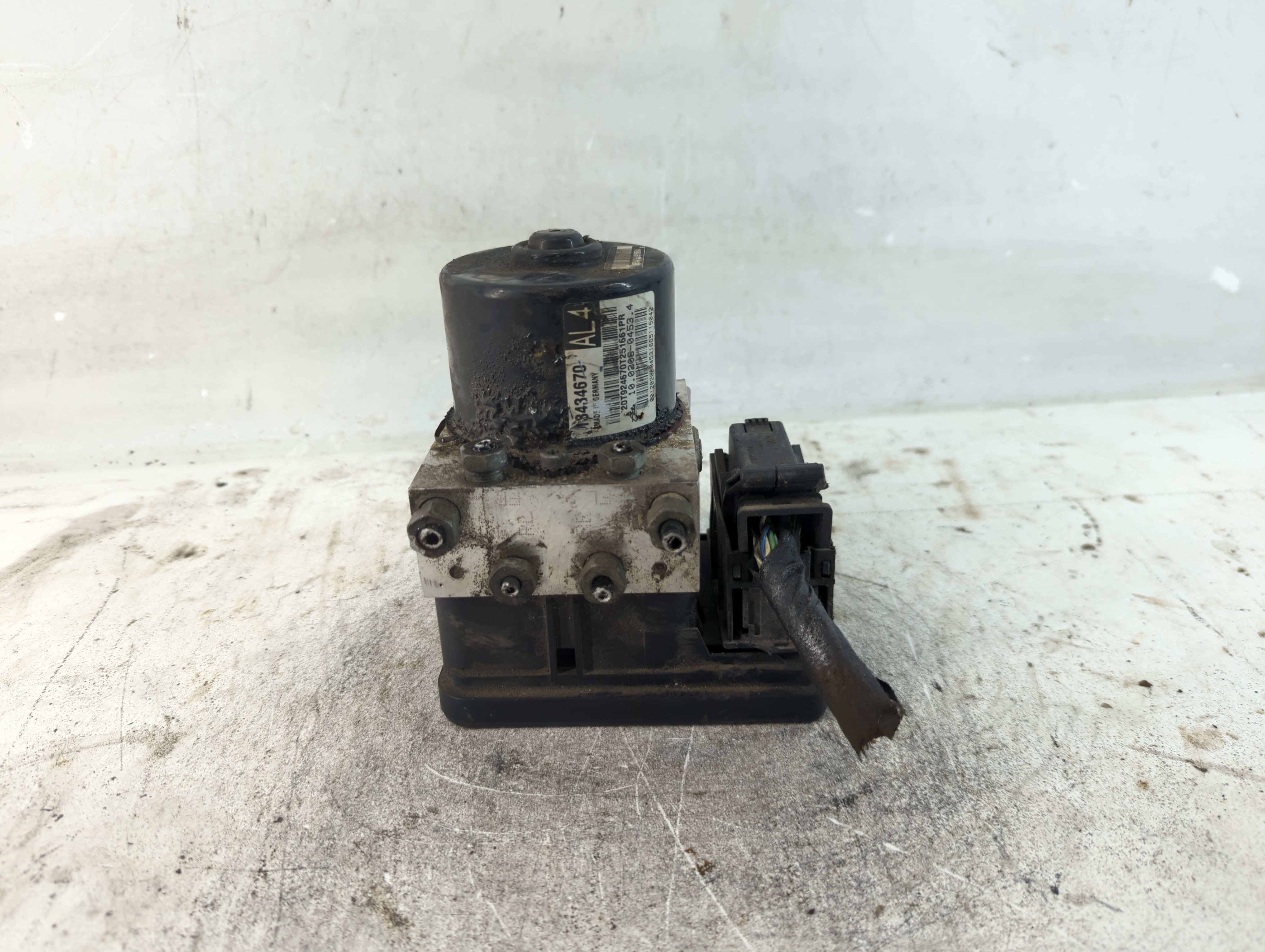 2016-2016 Chevrolet Cruze Abs Pump Control Module 933987 - Oemusedautoparts1.com