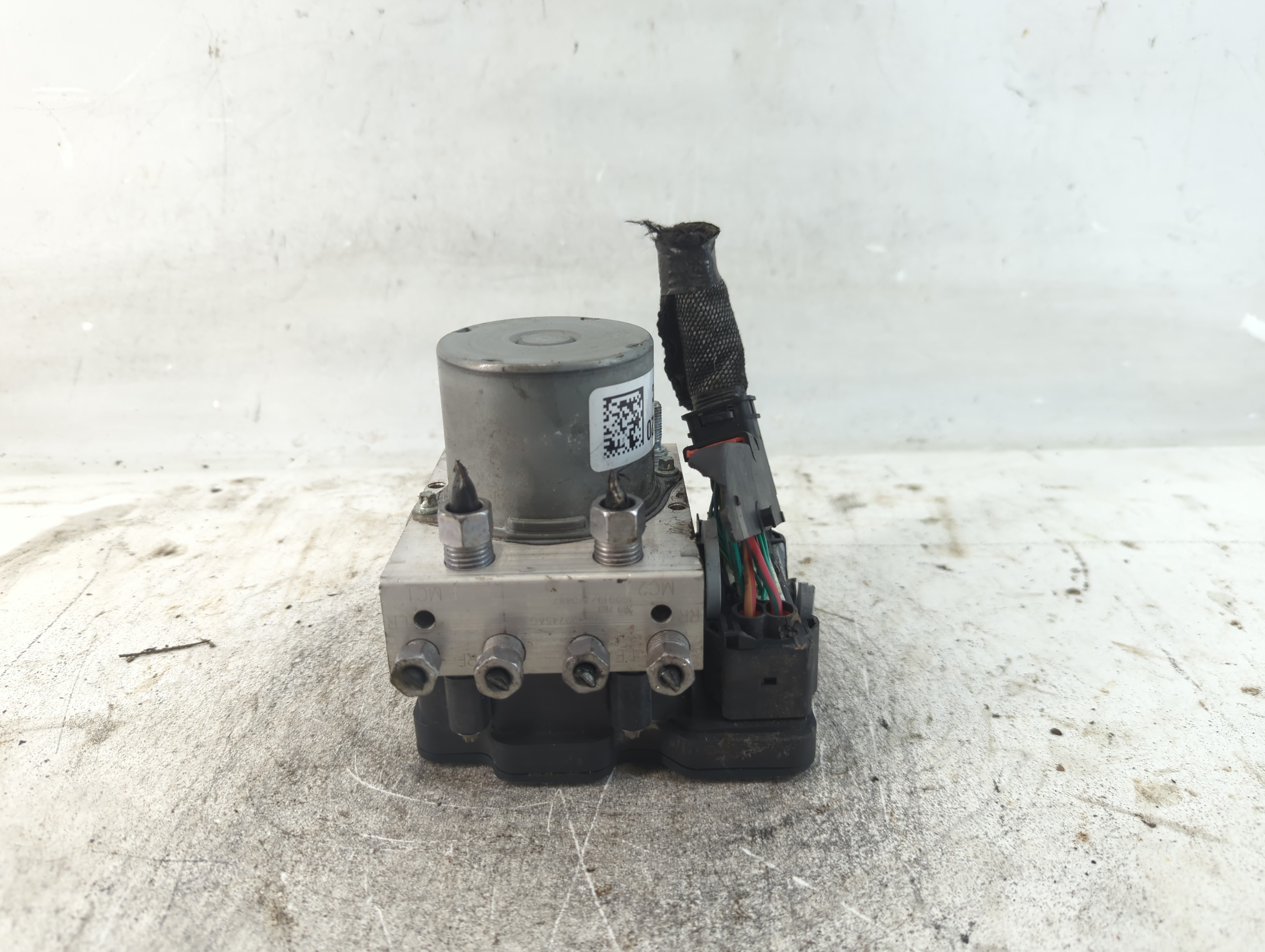 2017-2018 Chrysler Pacifica Abs Pump Control Module 934104 - Oemusedautoparts1.com