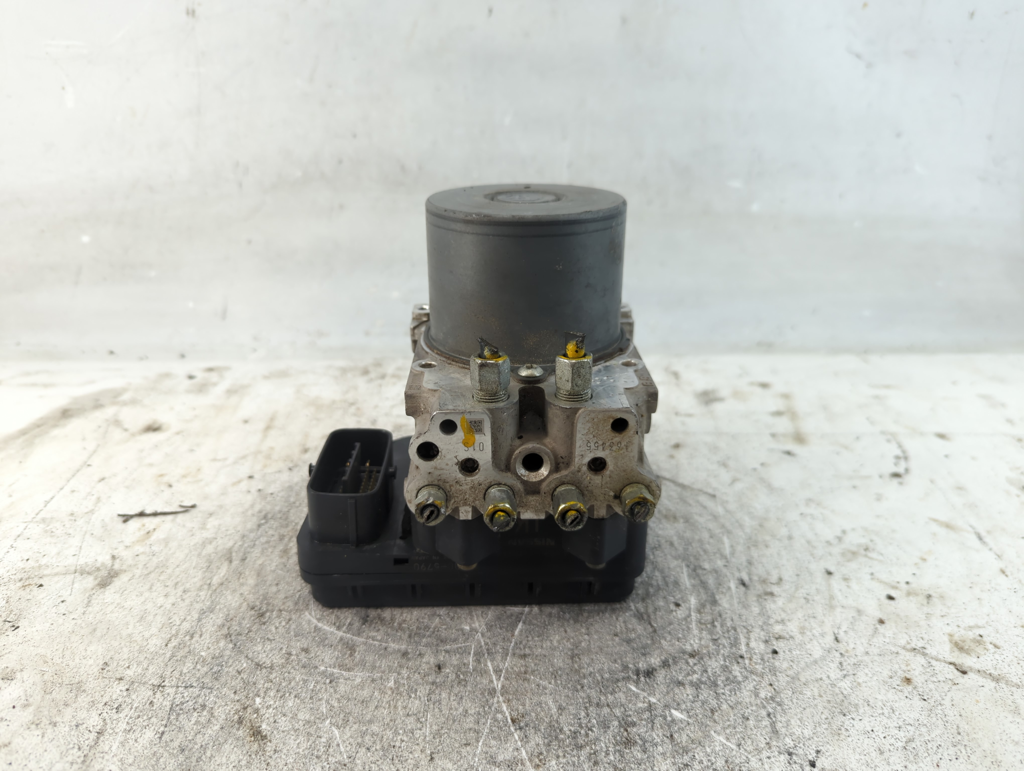 2014-2015 Infiniti Q50 Abs Pump Control Module 934108 - Oemusedautoparts1.com