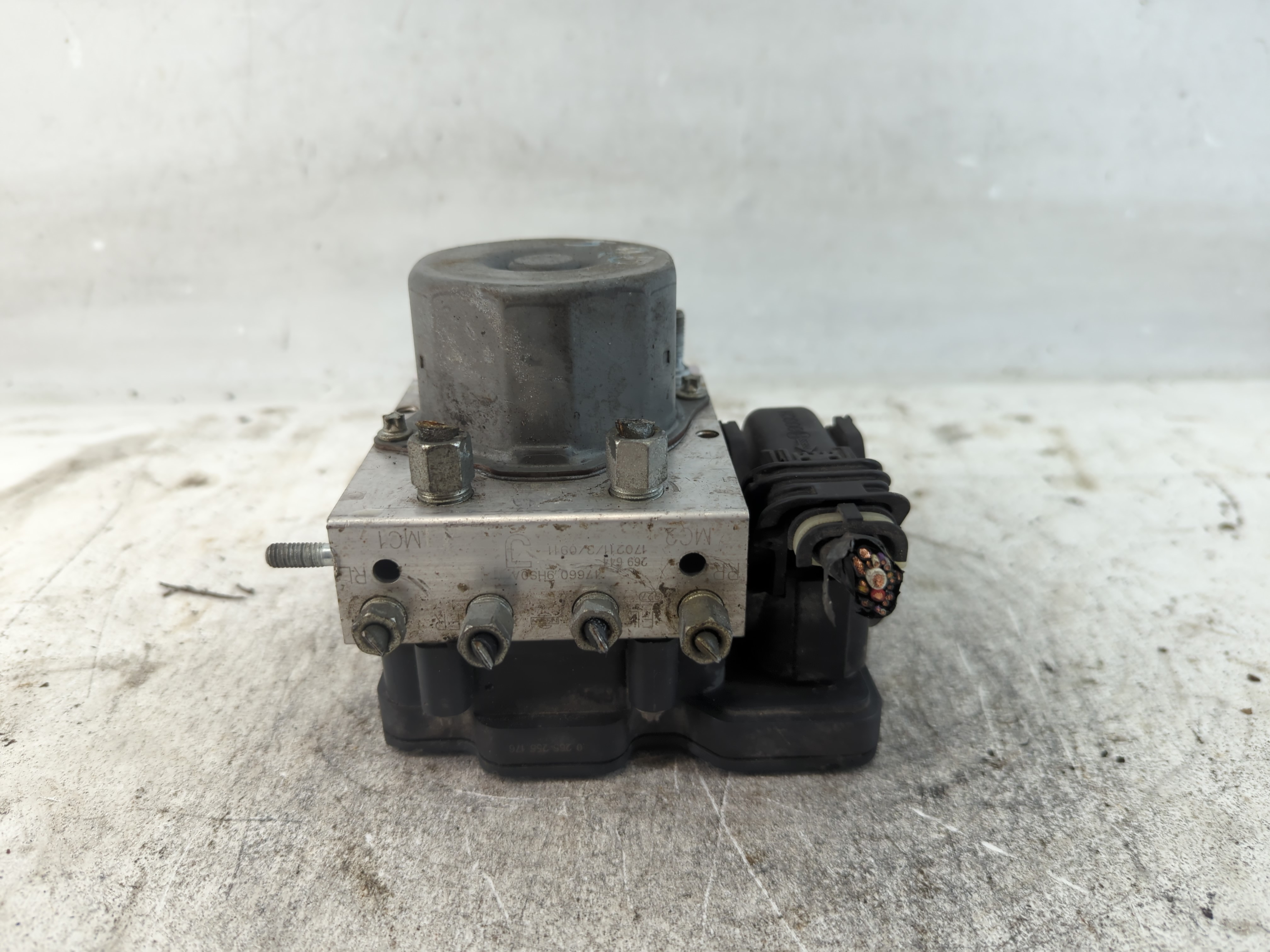 2017-2018 Nissan Altima Abs Pump Control Module 934113 - Oemusedautoparts1.com