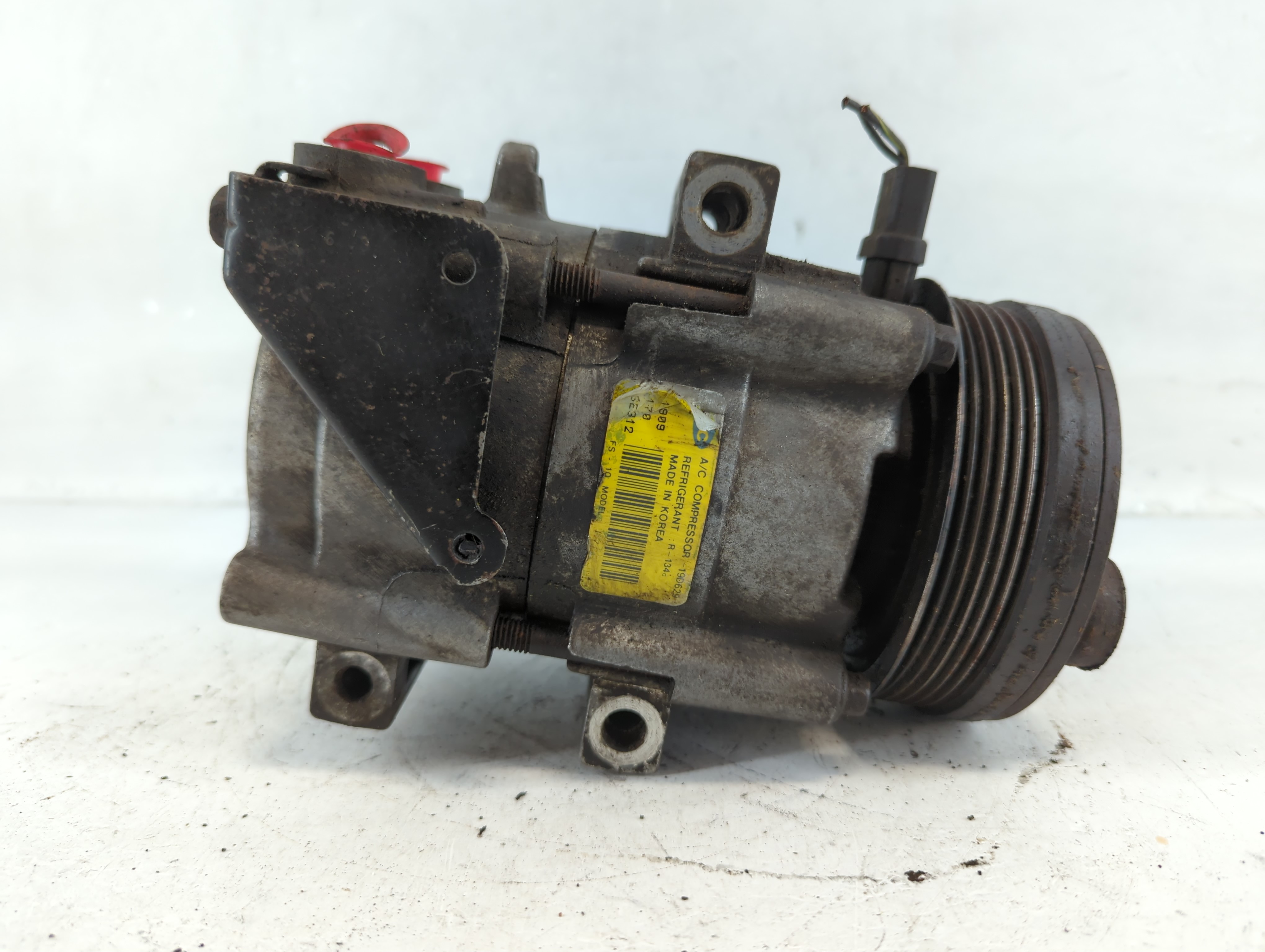 Picture of 1996-1996 Ford Crown Victoria Air Conditioning A/c Ac Compressor Oem 934121