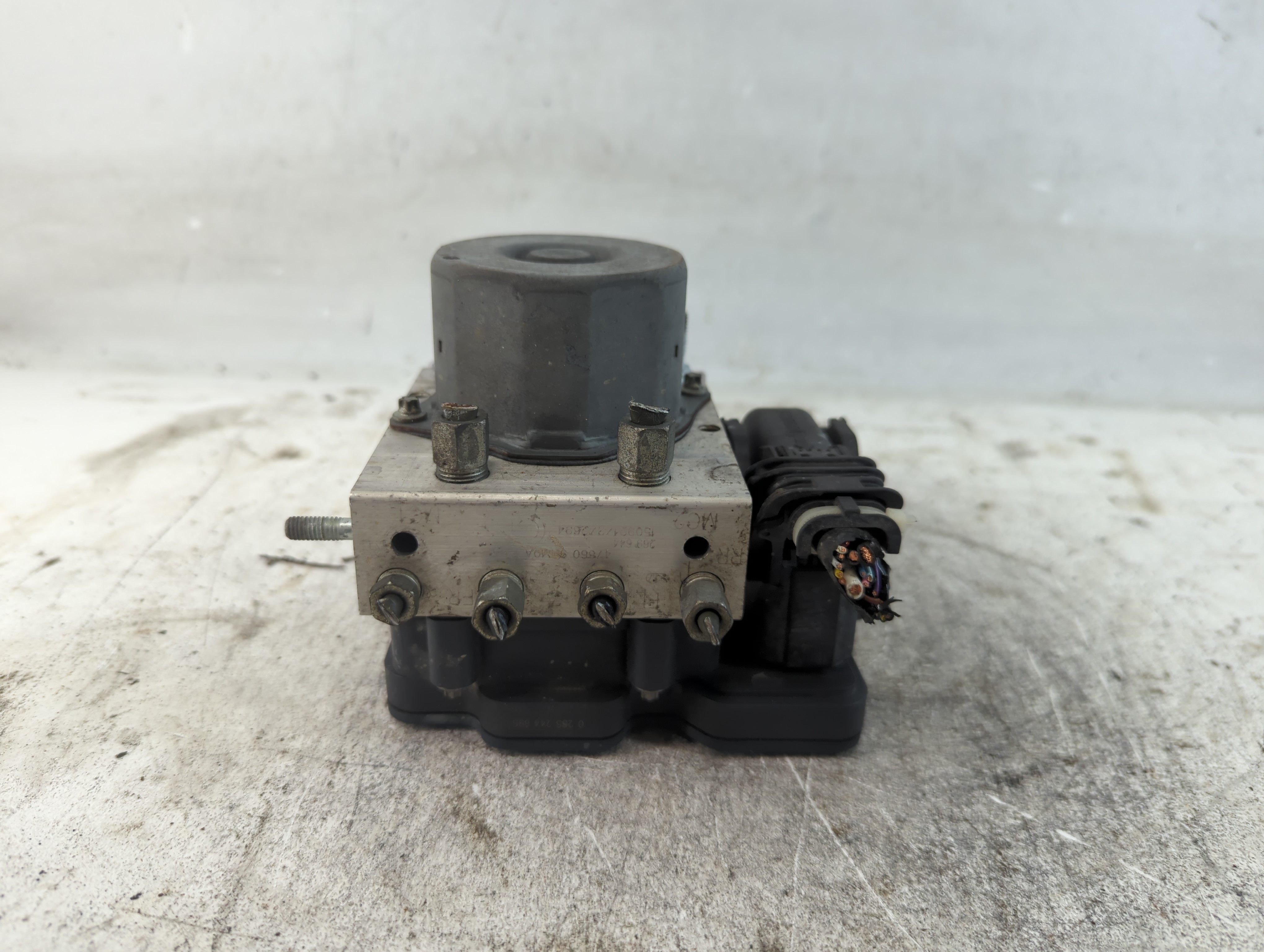 2015-2015 Nissan Altima Abs Pump Control Module 934126 - Oemusedautoparts1.com