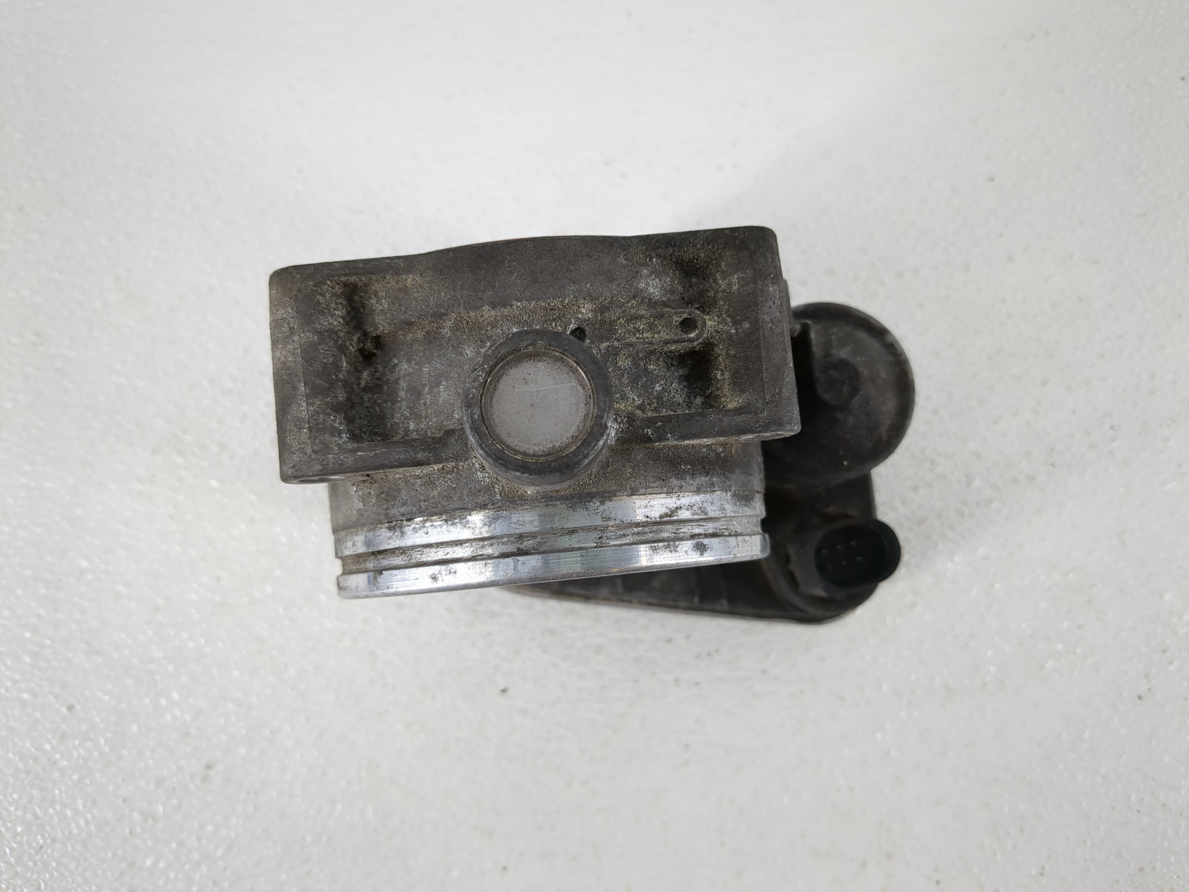 Bmw 750li Throttle Body 934295 - Oemusedautoparts1.com