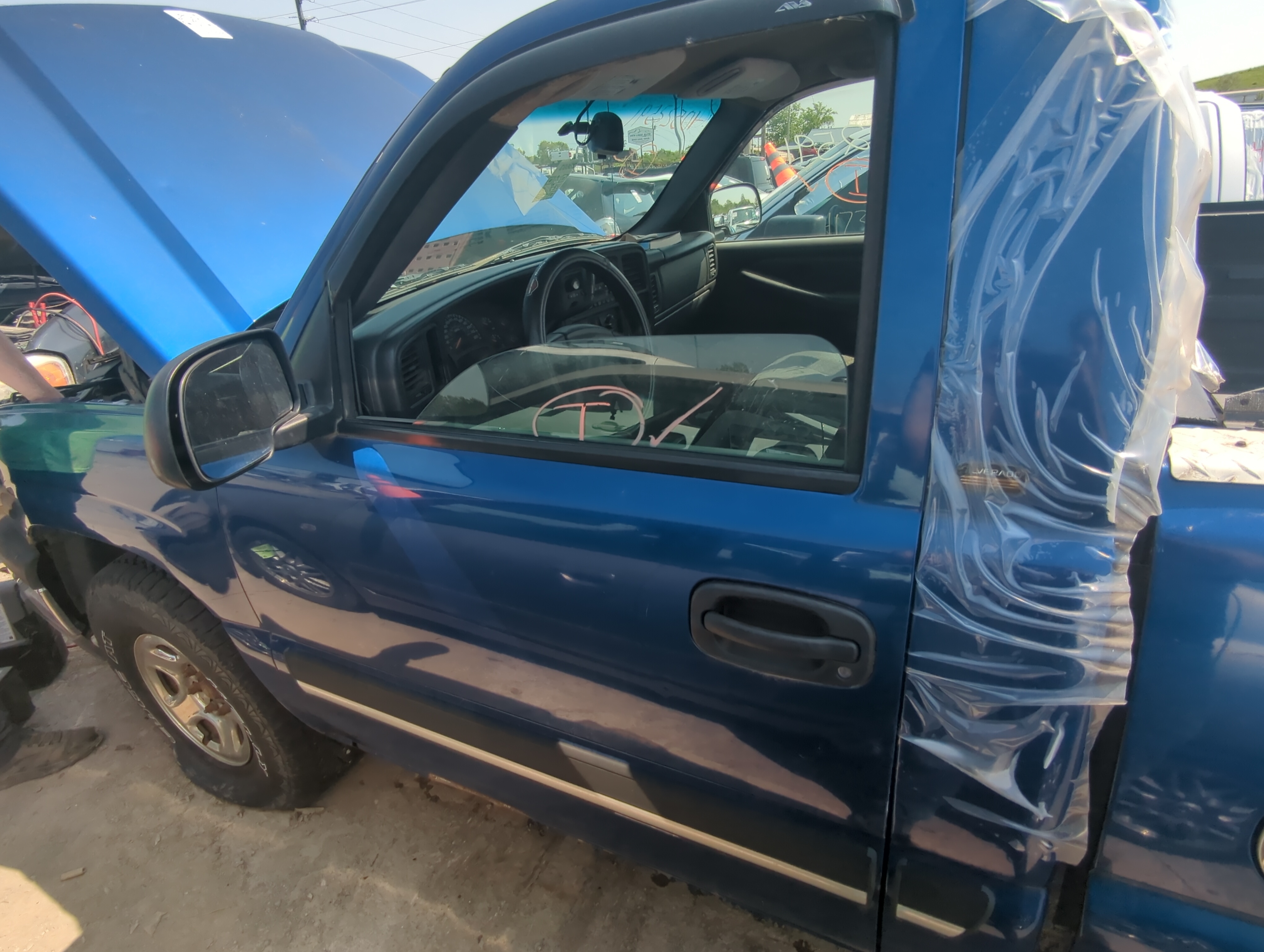 Picture of 1999-2007 Chevrolet Silverado 1500 Driver Front Door Oem 934662