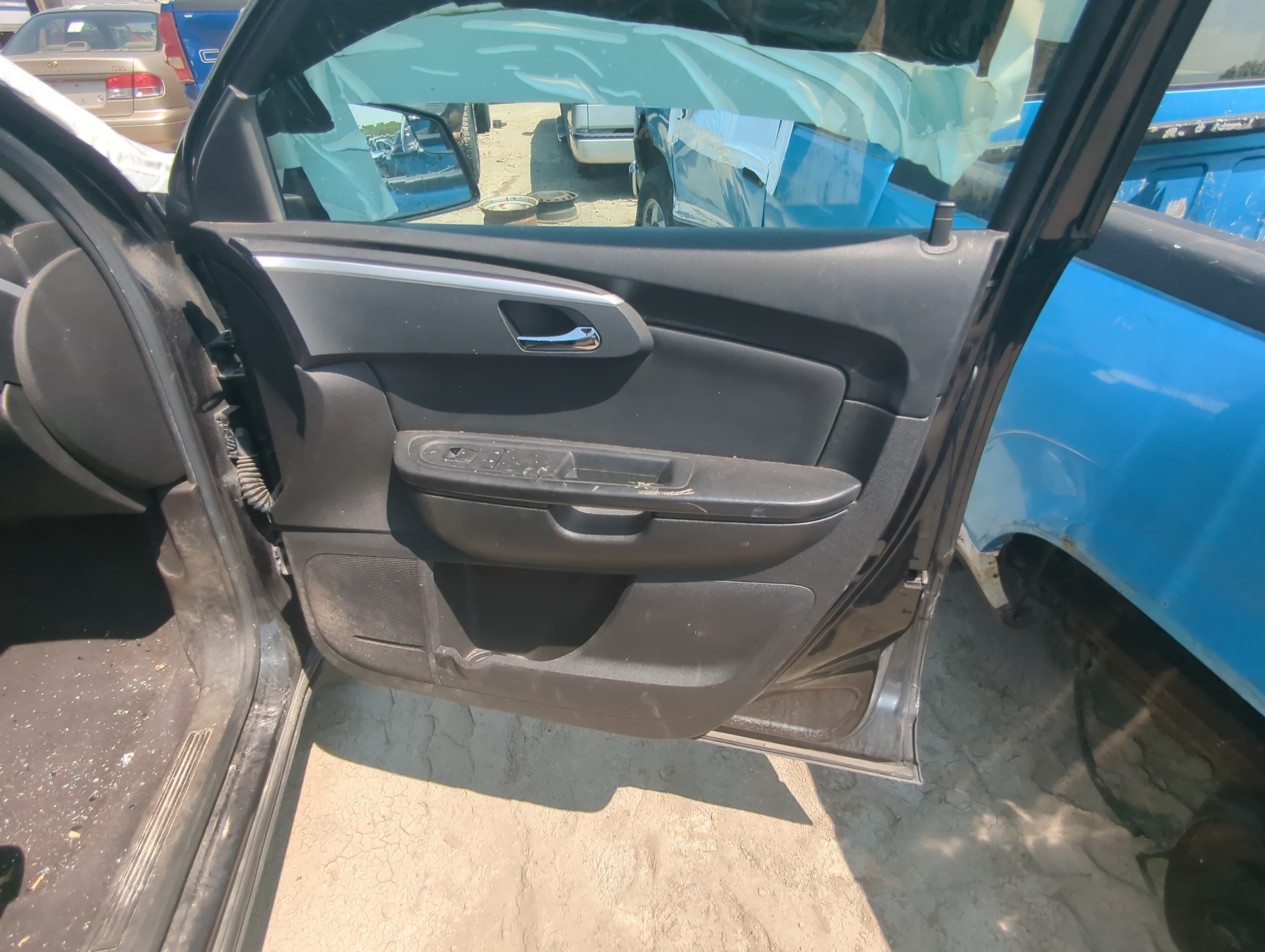 Picture of 2011 Chevrolet Traverse Front Right Passenger Interior Door Panel Trim 934814