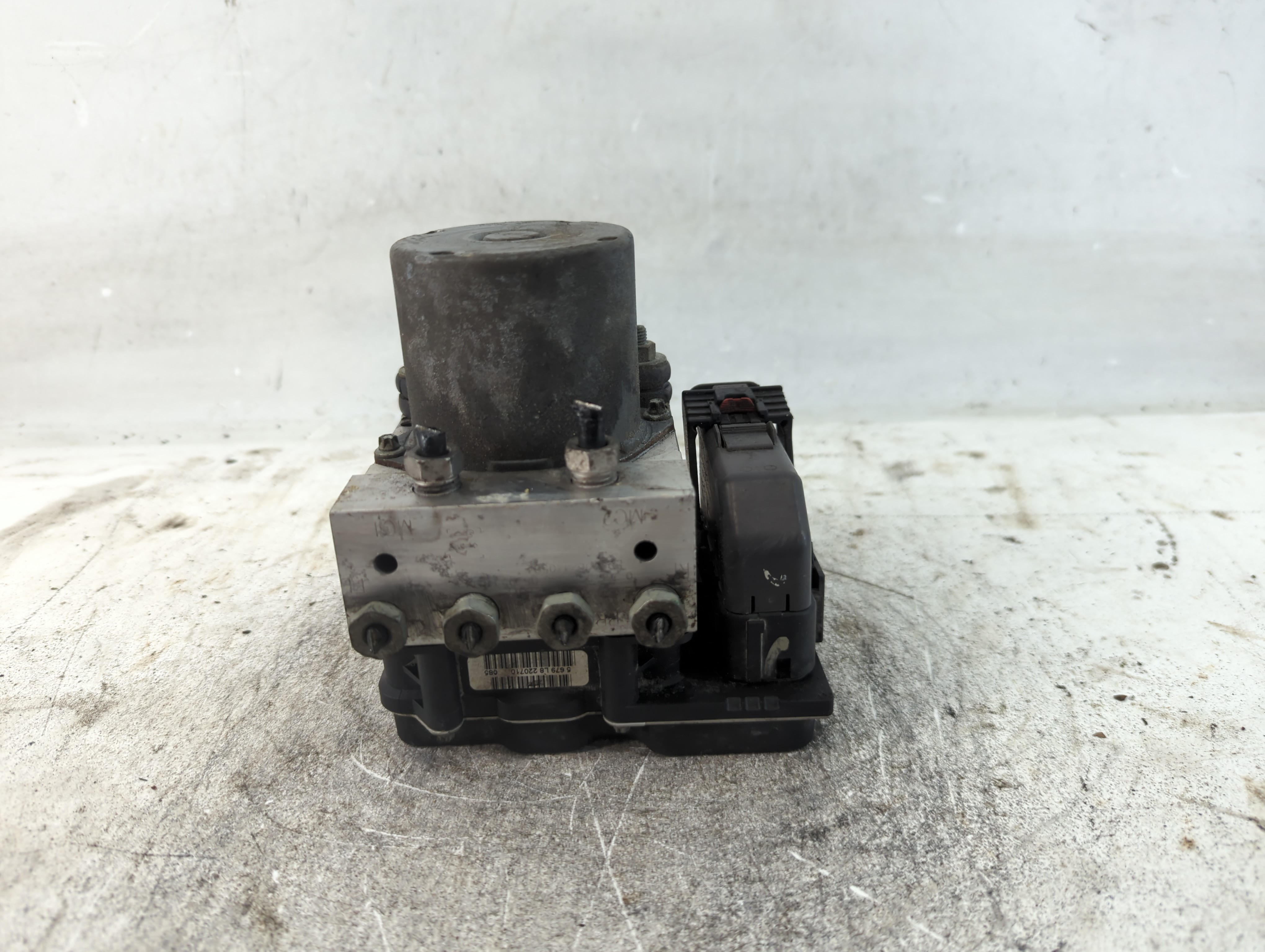 2010-2011 Chevrolet Camaro Abs Pump Control Module 935340 - Oemusedautoparts1.com